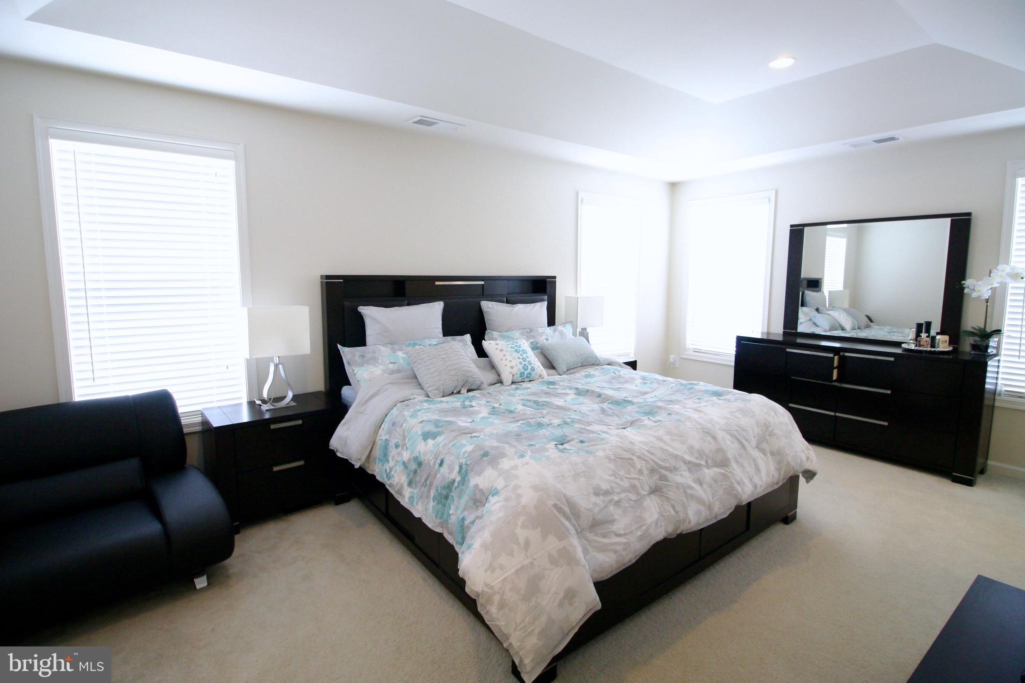 LOUDOUN VALLEY ESTATES 2 - Residential Lease