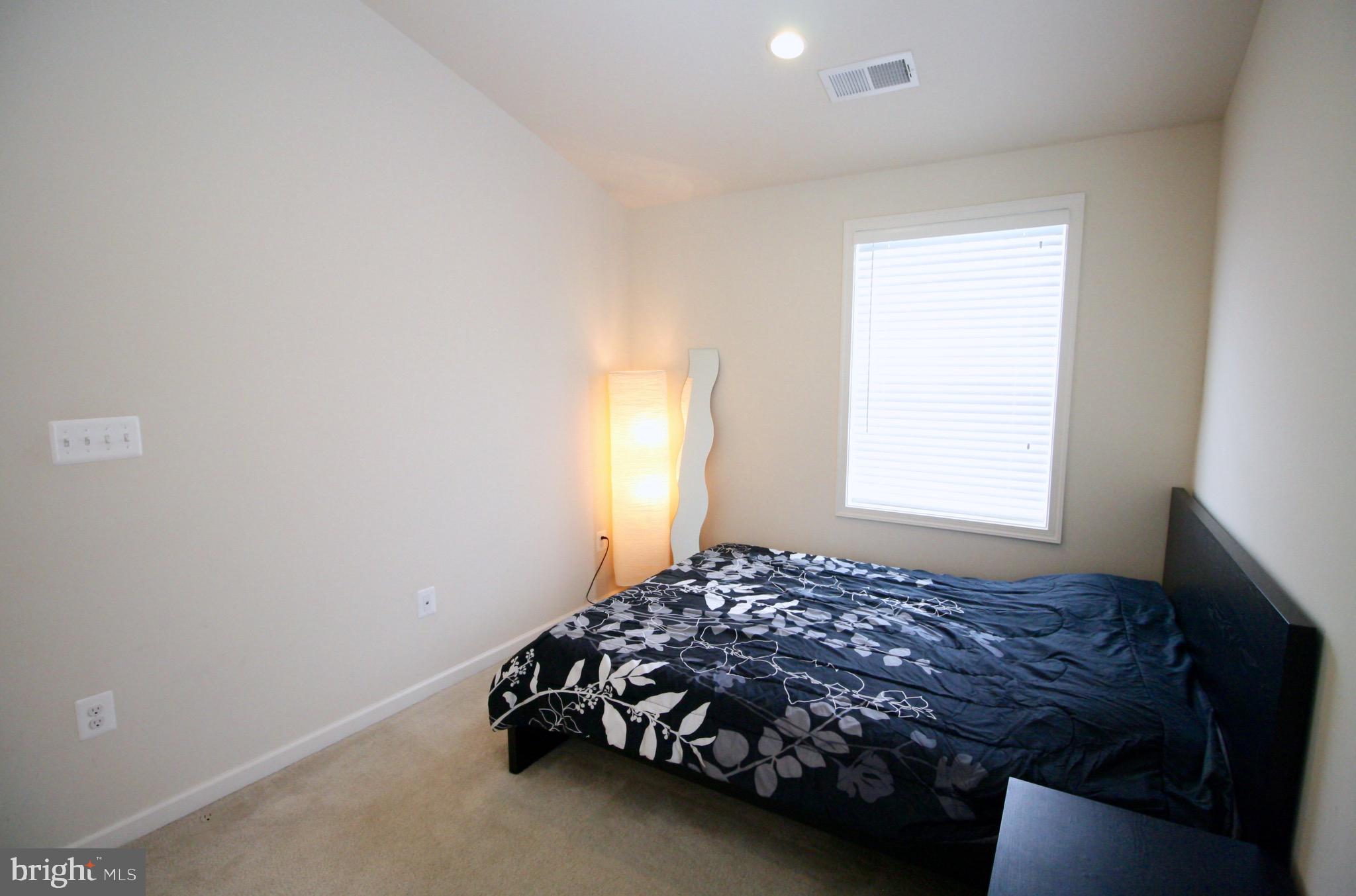 LOUDOUN VALLEY ESTATES 2 - Residential Lease