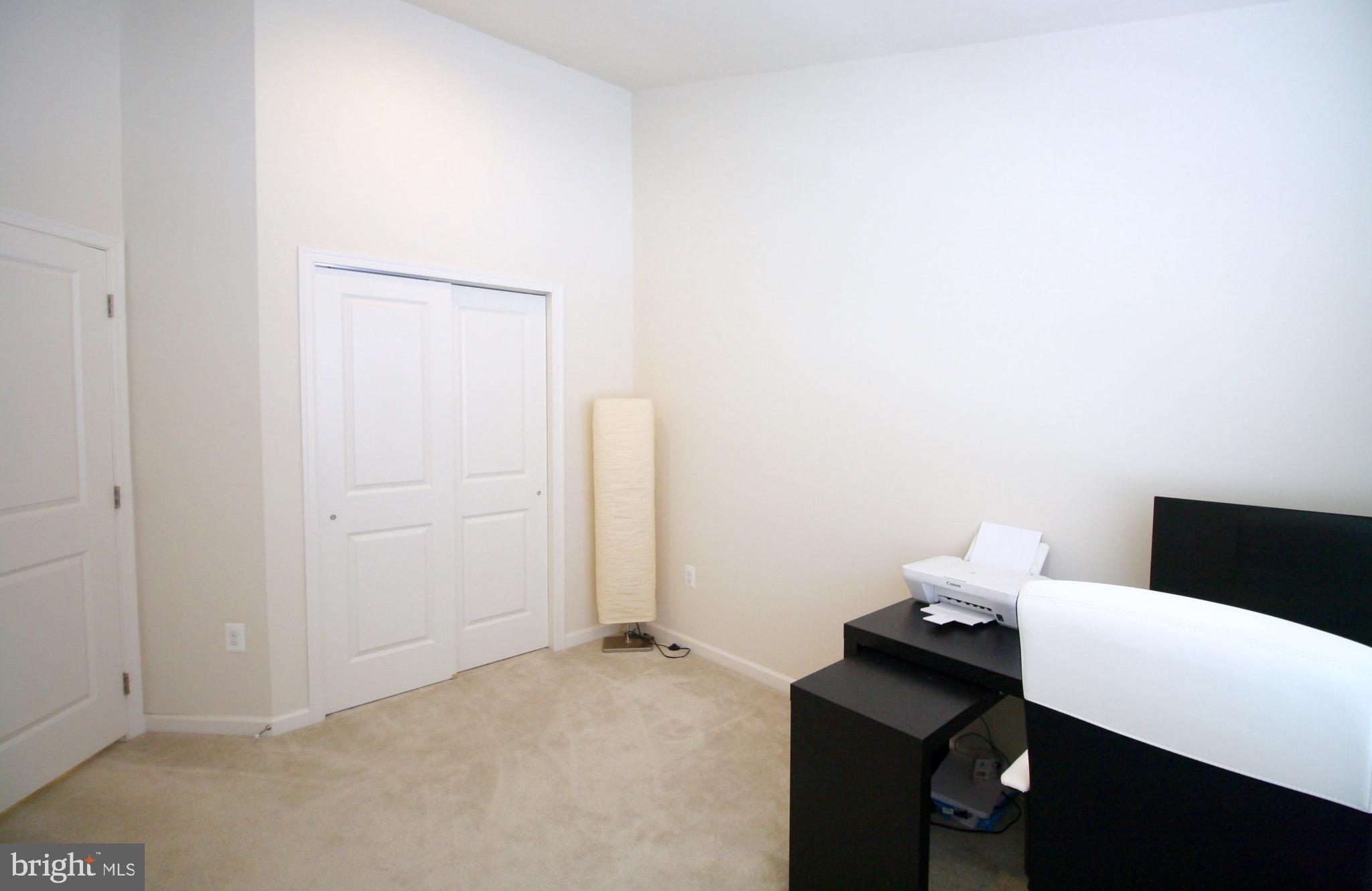 LOUDOUN VALLEY ESTATES 2 - Residential Lease