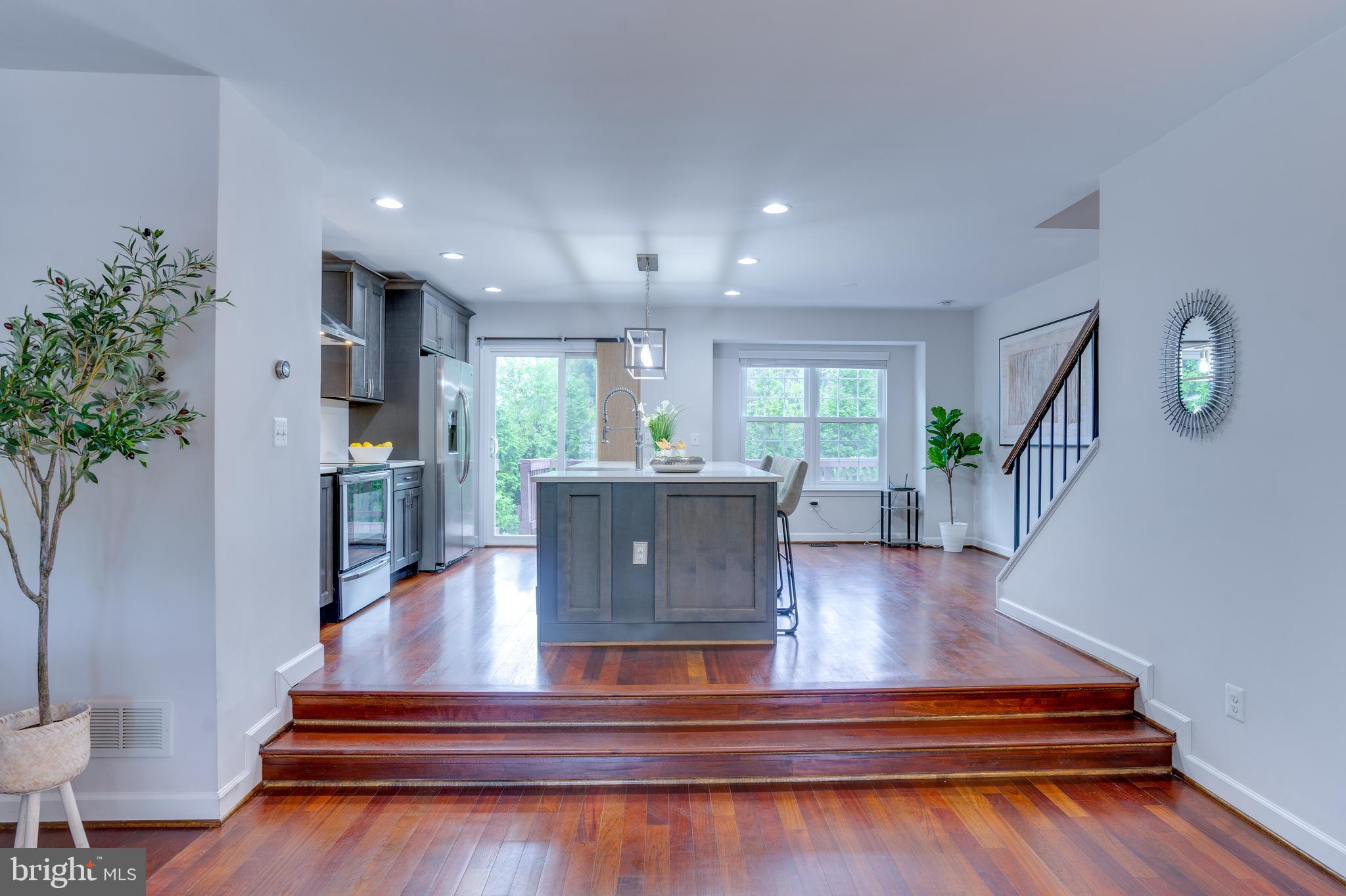 SEQUOIA LEA - Residential