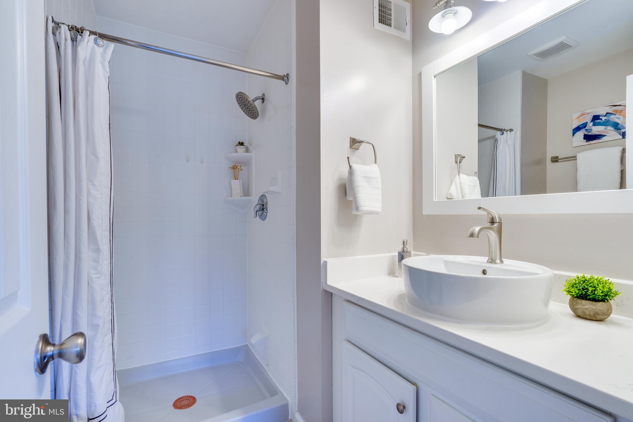 SEQUOIA LEA - Residential