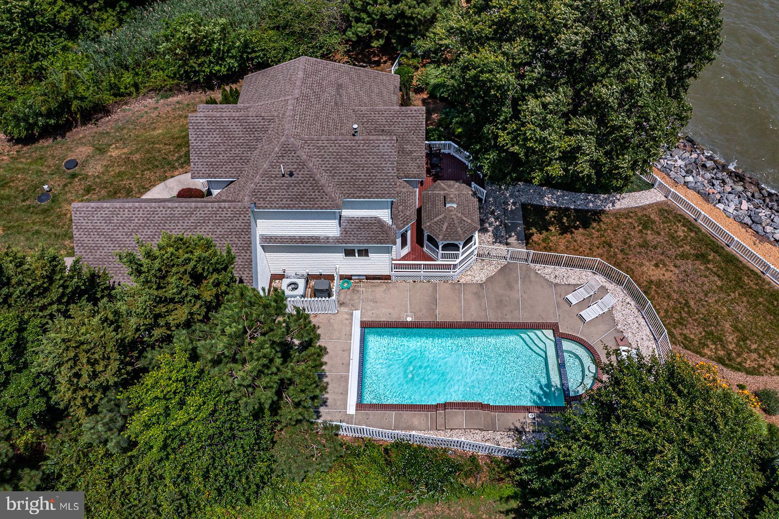 JETTY'S REACH - Residential