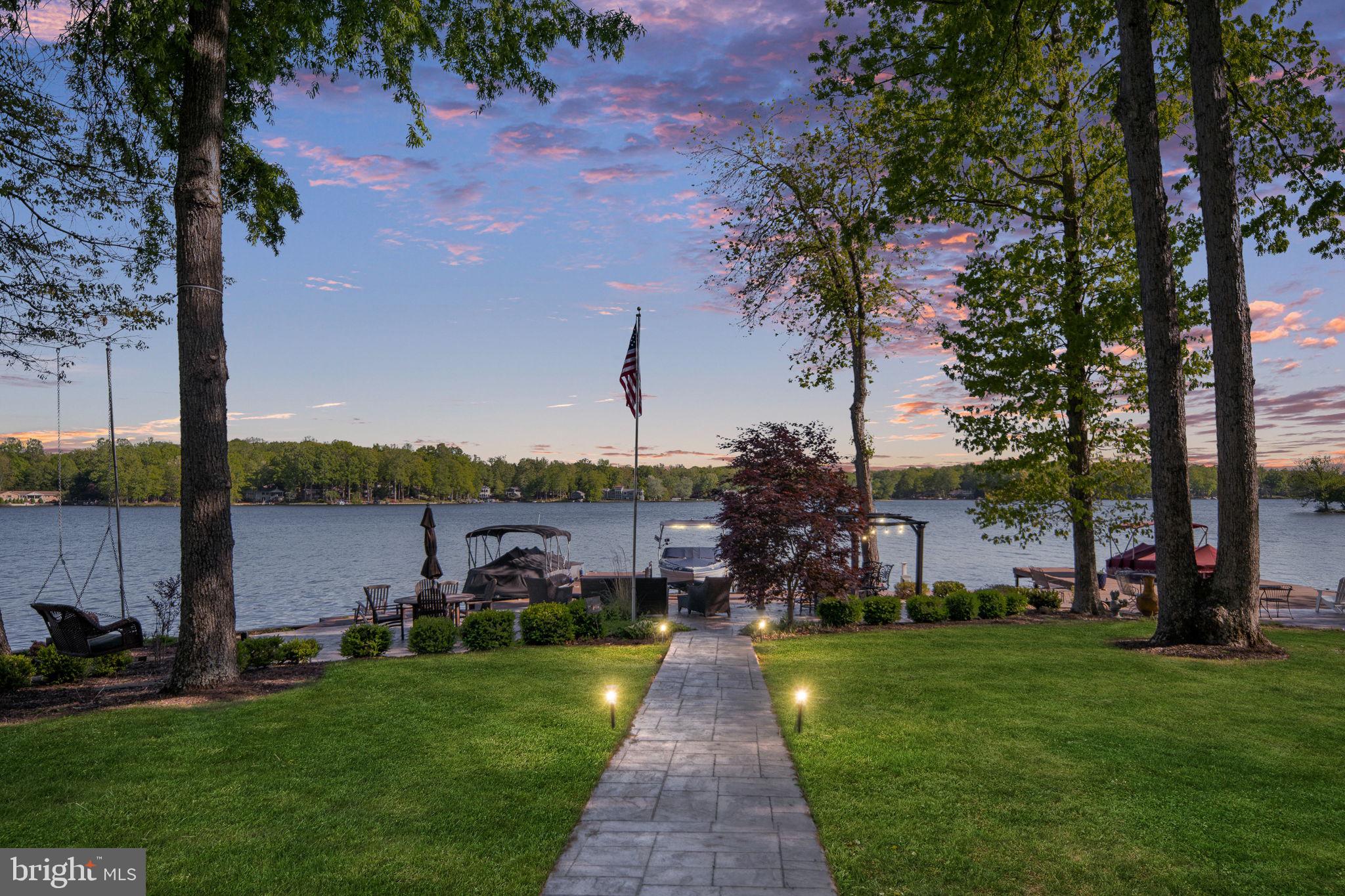 LAKE OF THE WOODS - Residential