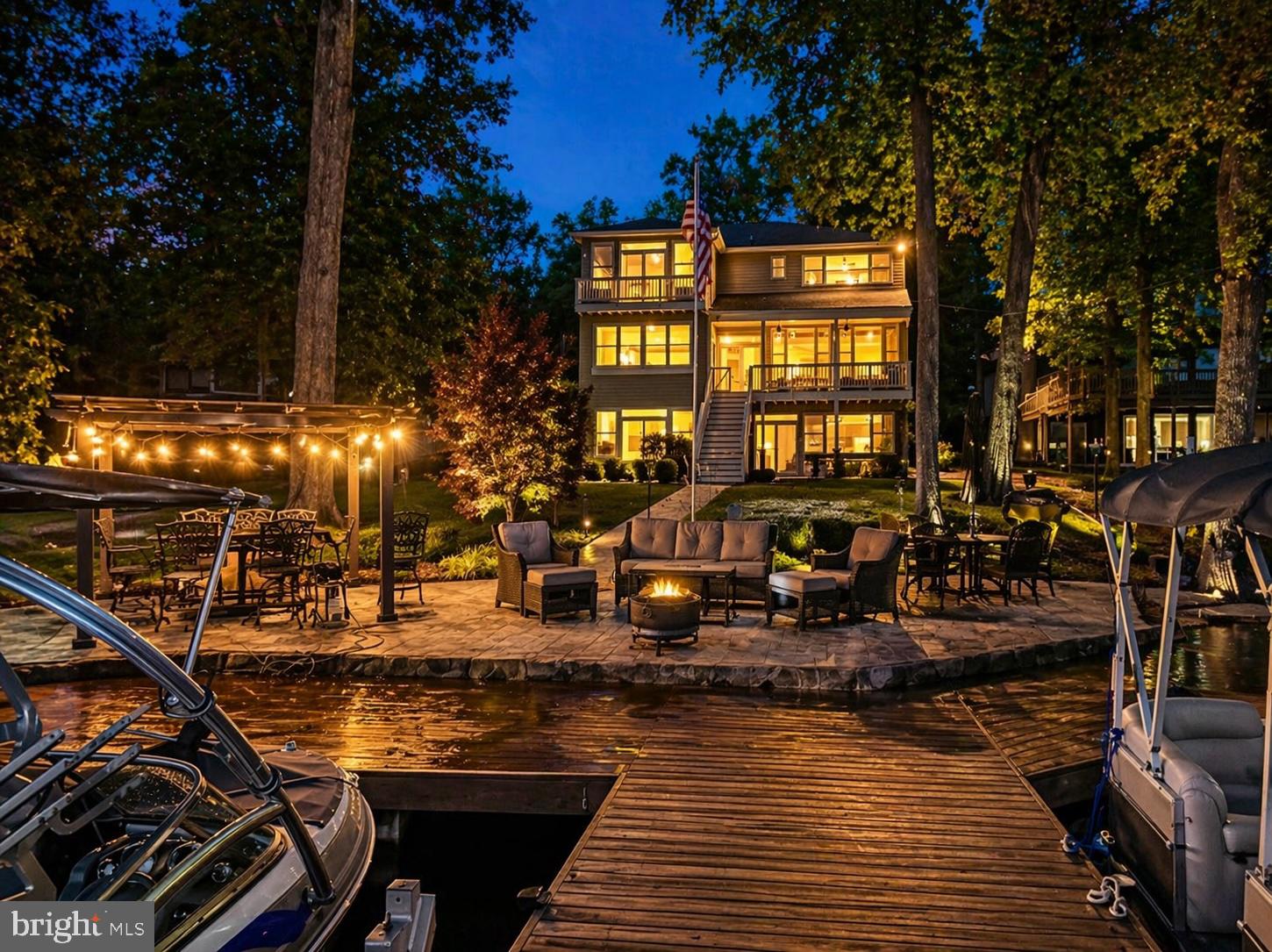 LAKE OF THE WOODS - Residential