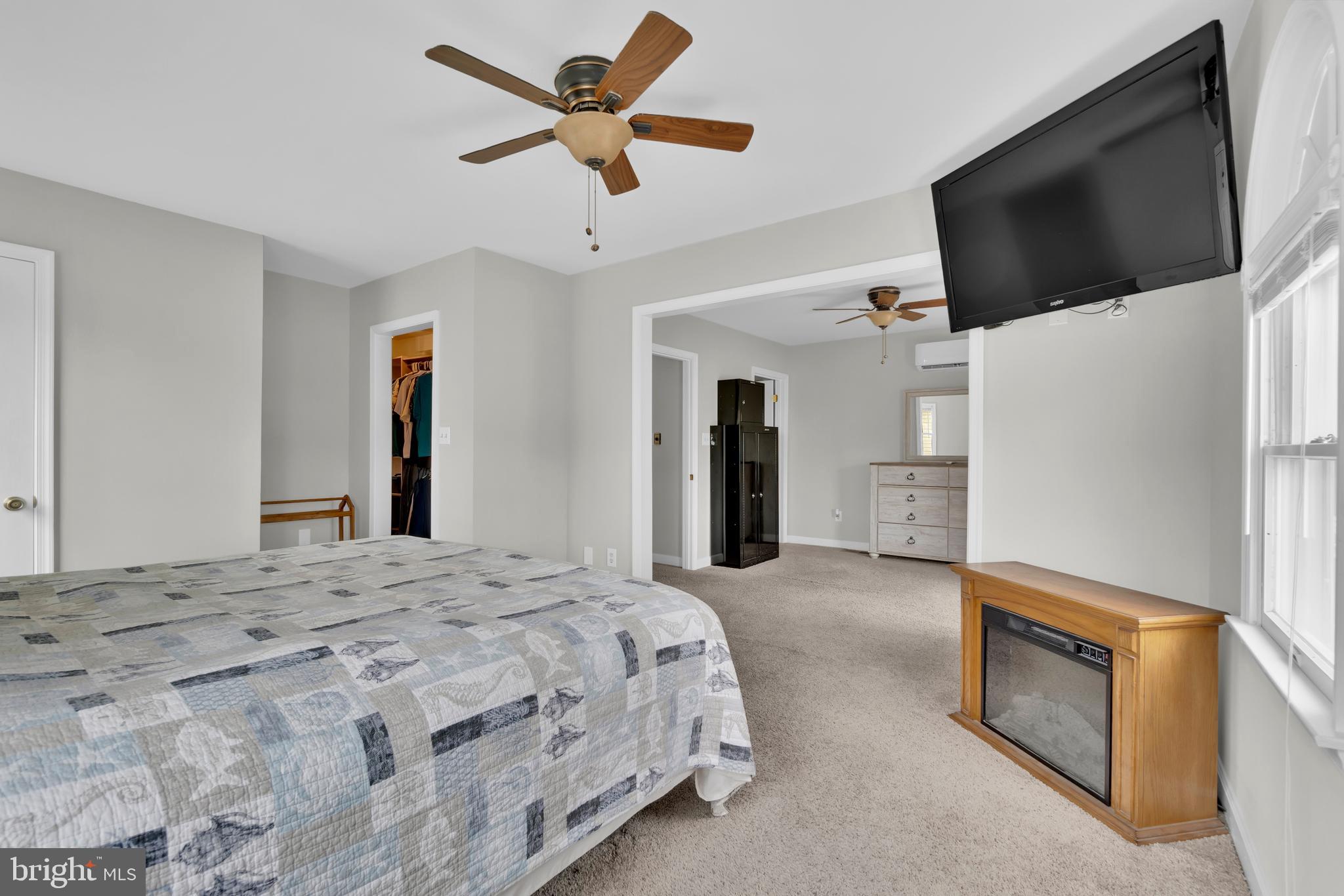 BOWLEYS QUARTERS - Residential