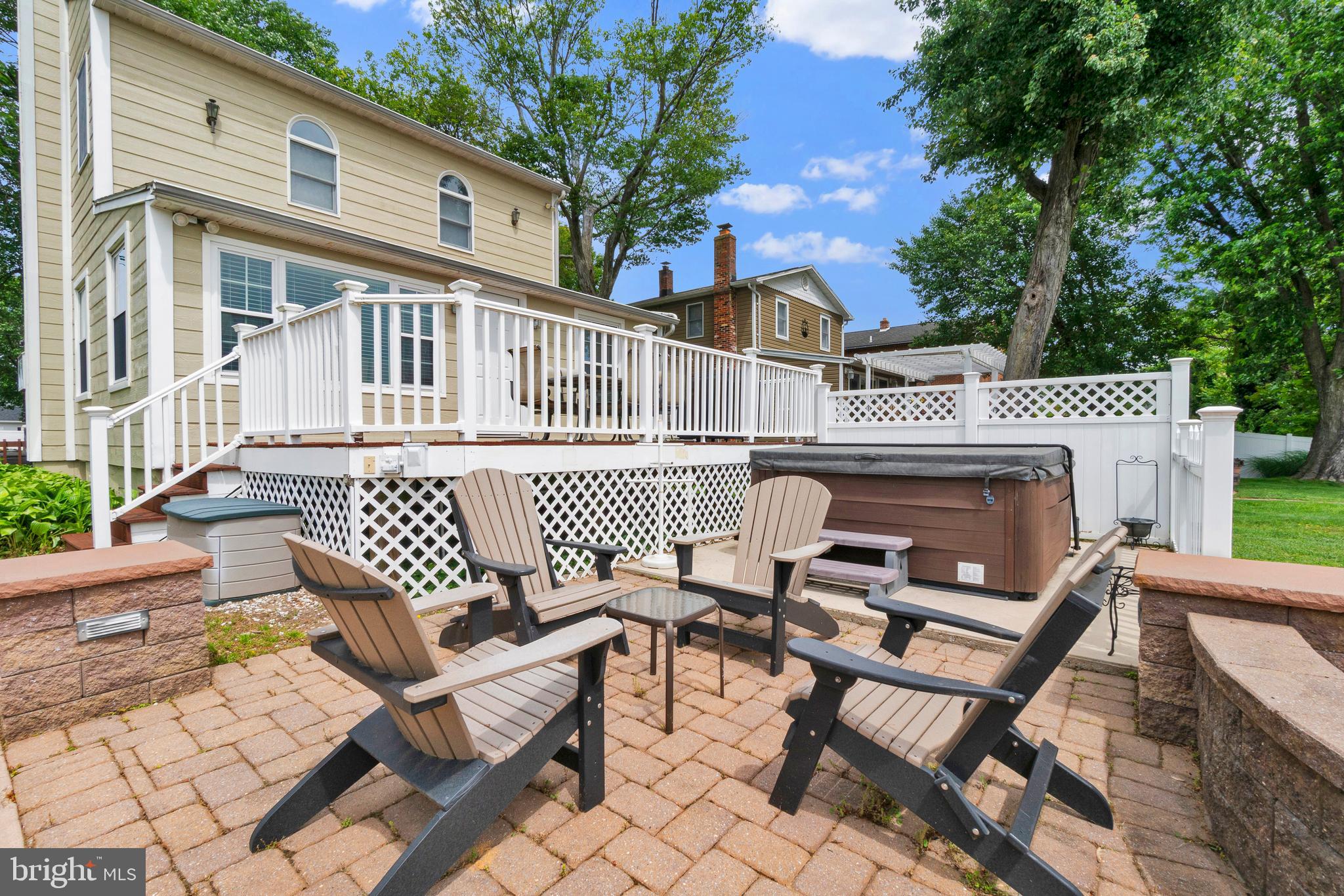 BOWLEYS QUARTERS - Residential
