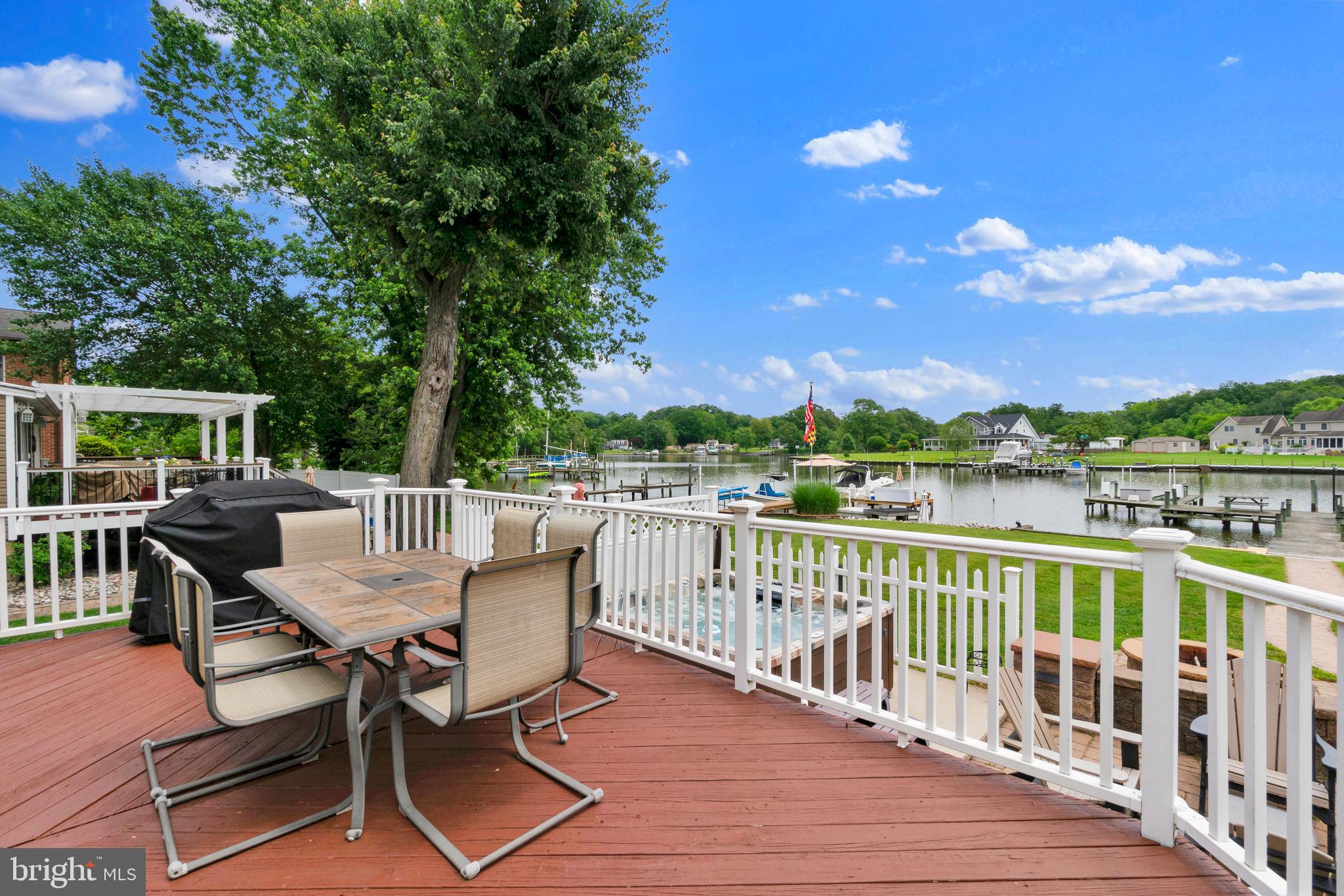 BOWLEYS QUARTERS - Residential