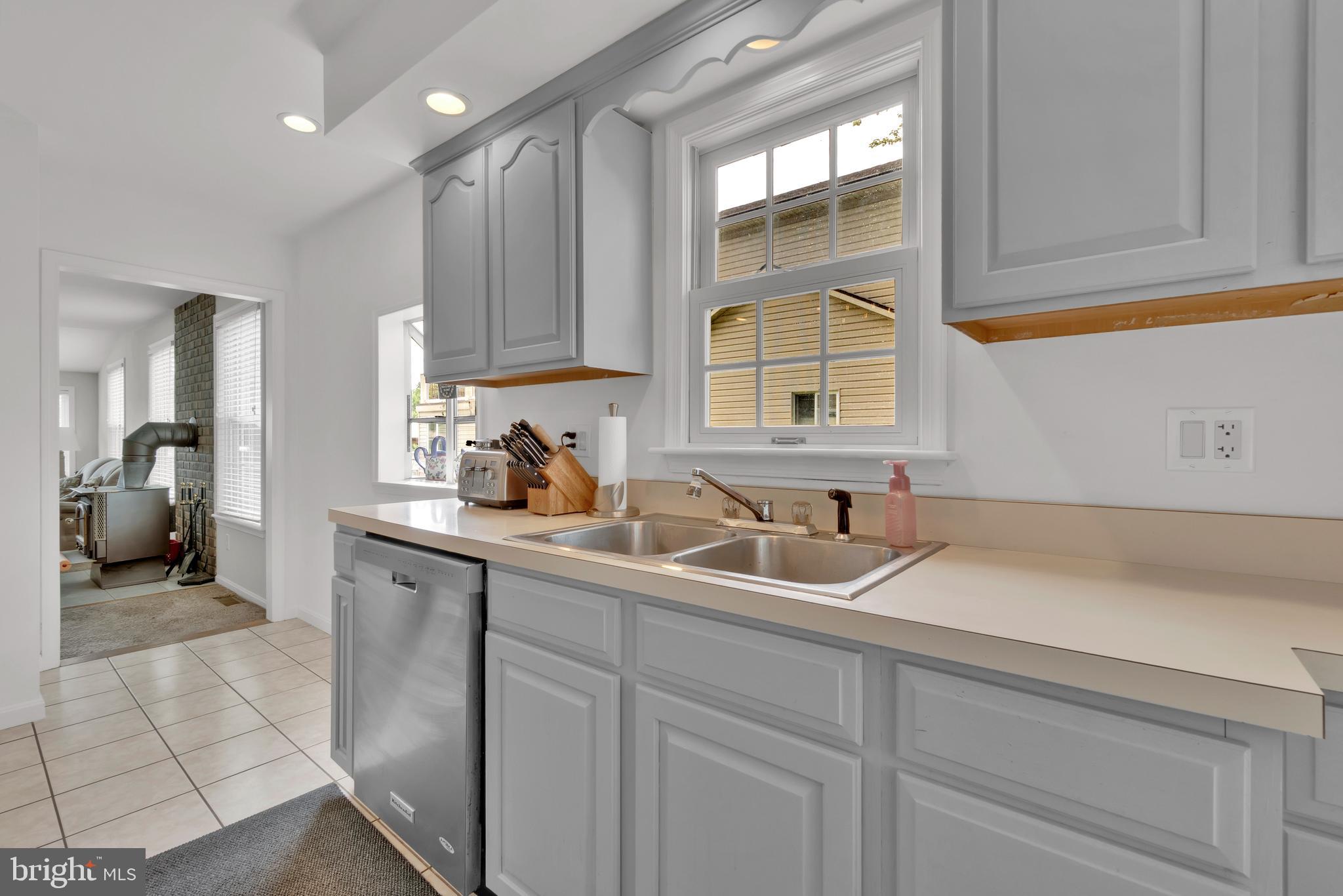 BOWLEYS QUARTERS - Residential