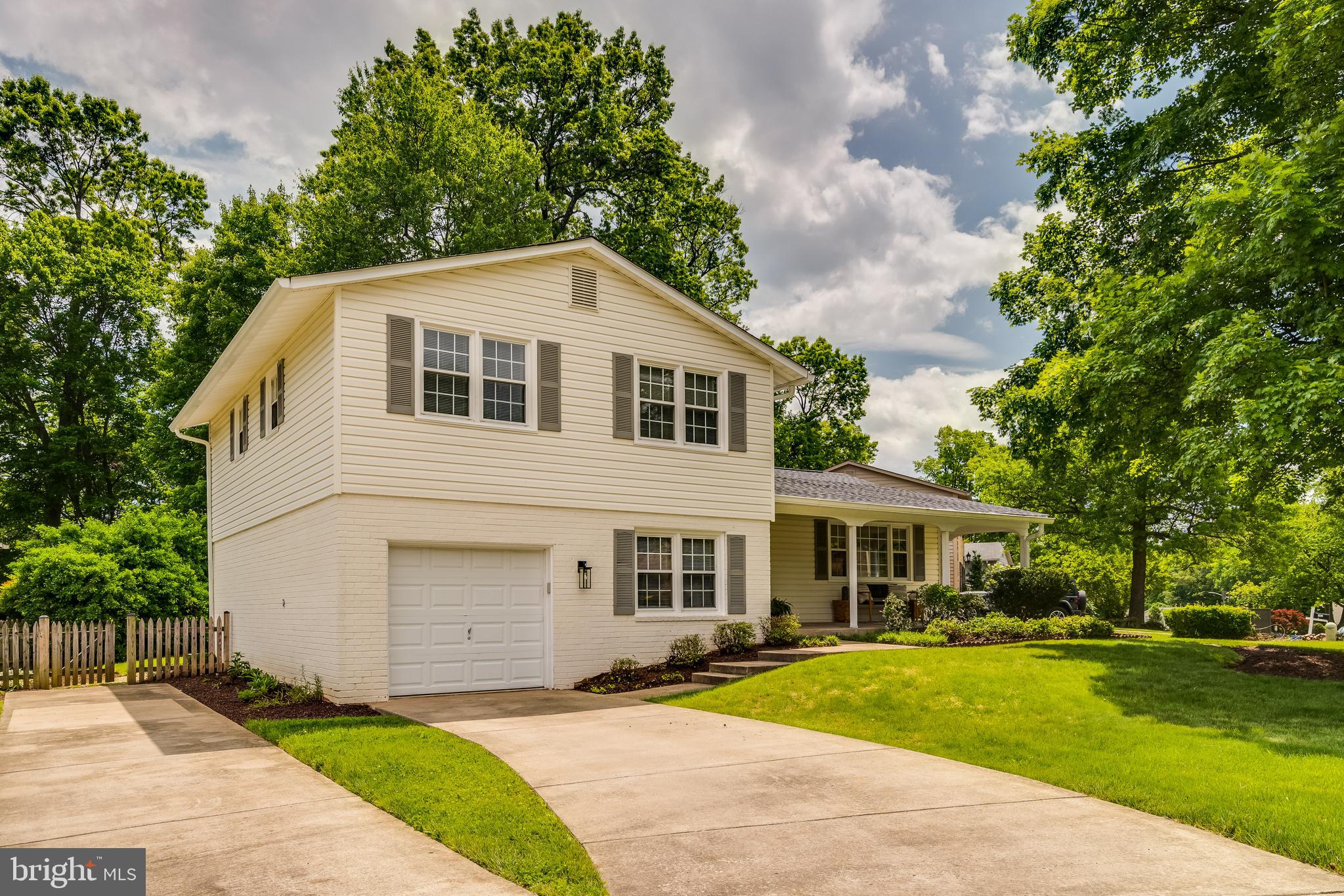 10217 PUMPHREY COURT