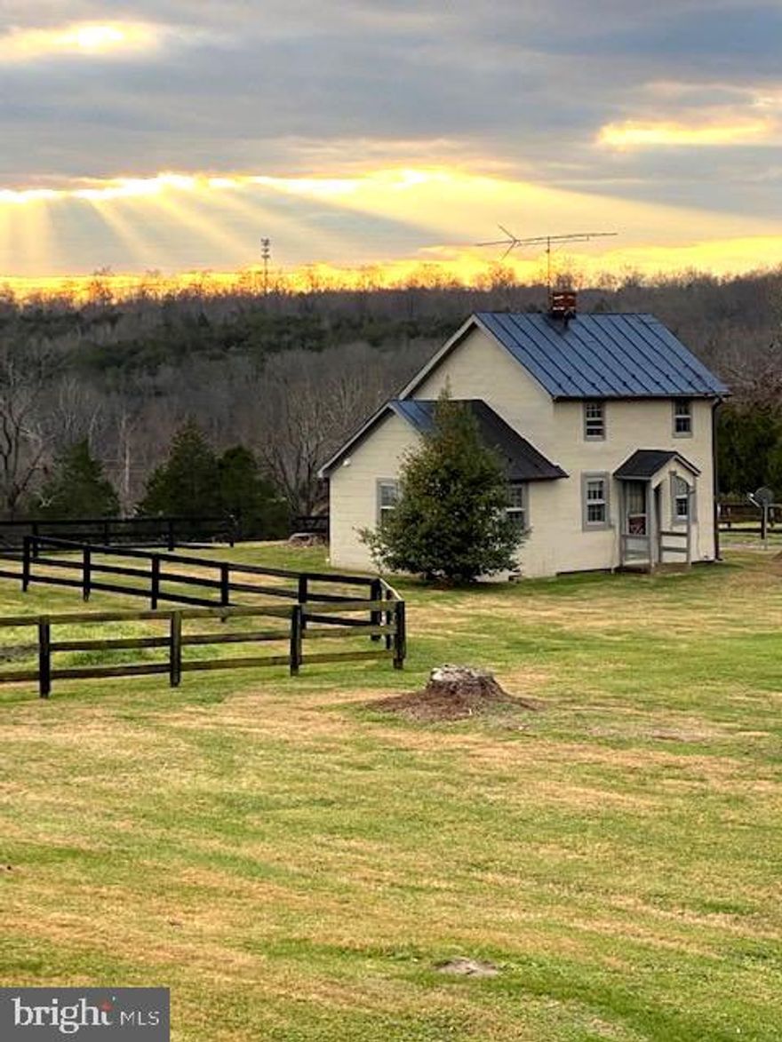 A historic cottage on a charming  farm just 5 miles west of Warrenton. Features exposed beams, bay window, skylight, eat-in kitchen.  Small pets considered on a case by case basis. SHOWN BY APPOINTMENT ONLY! Private property. 

Rent includes water, septic,  lawn care, snow removal, and trash removal. Tenant responsible for electric and propane.