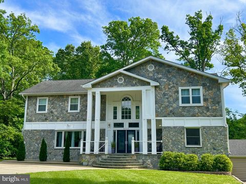 8535 FOREST STREET ANNANDALE VA 22003