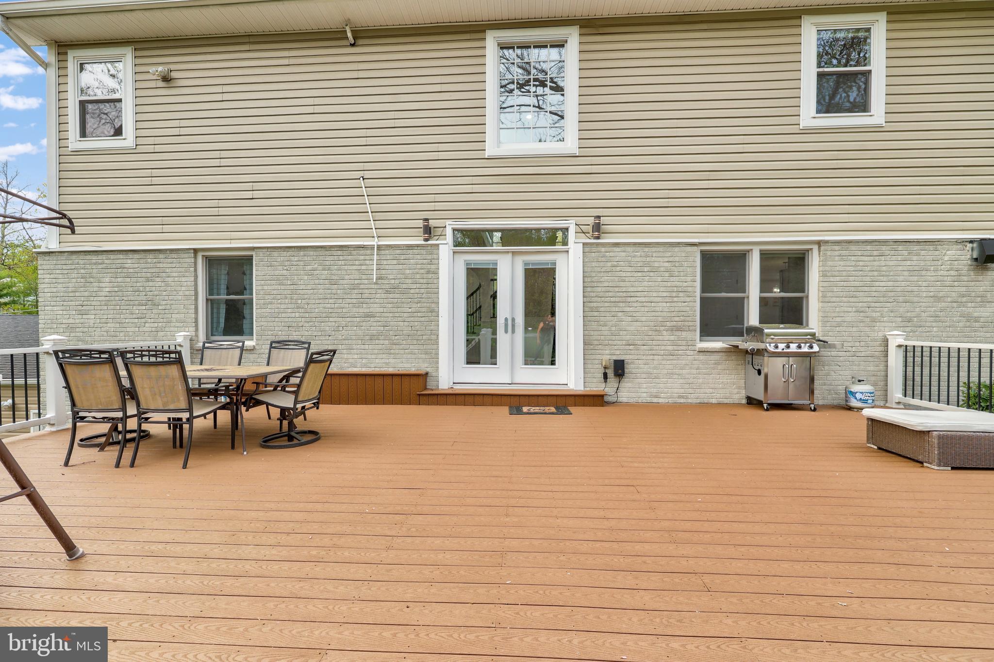 WAKEFIELD FOREST - Residential