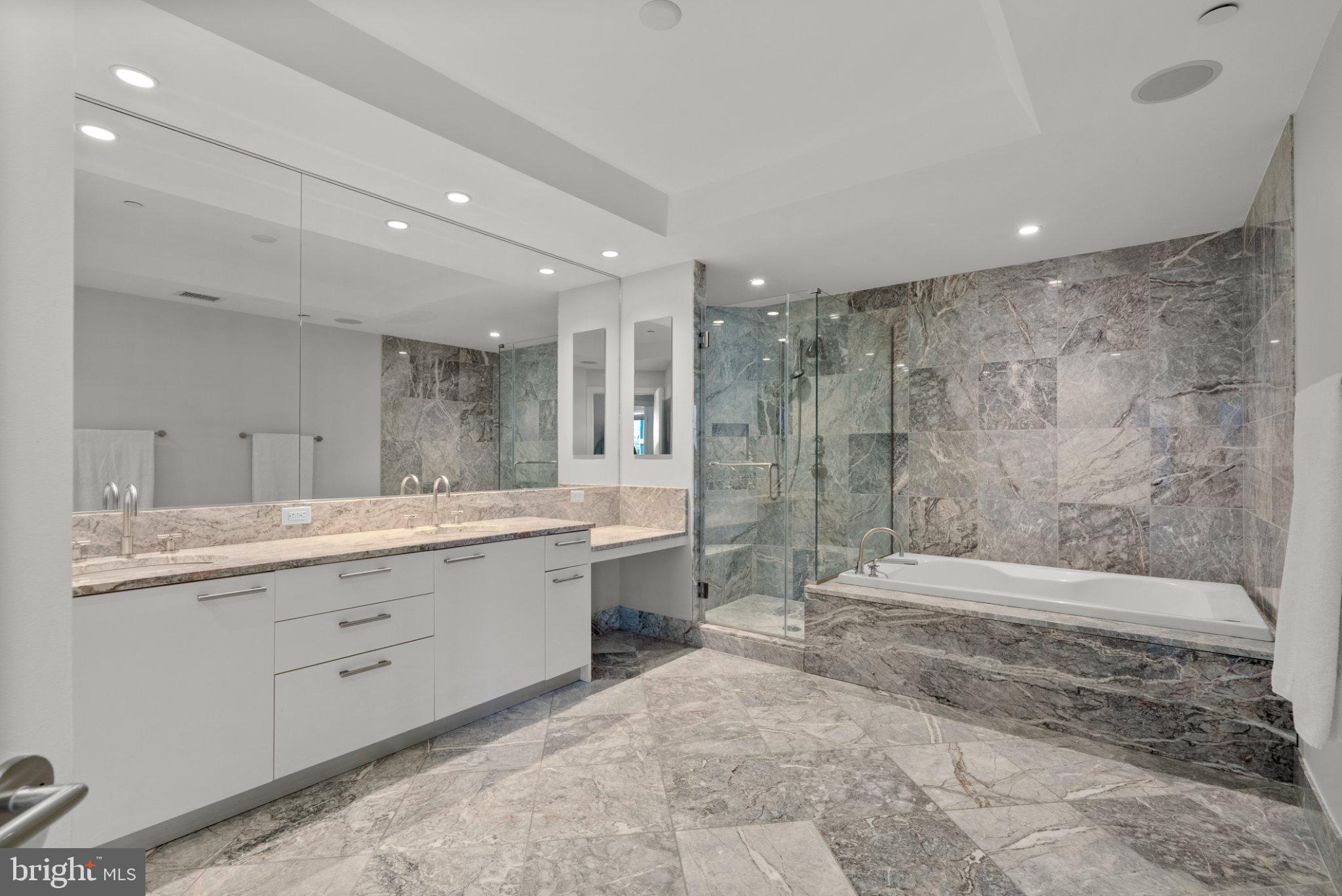 ROSSLYN - Residential