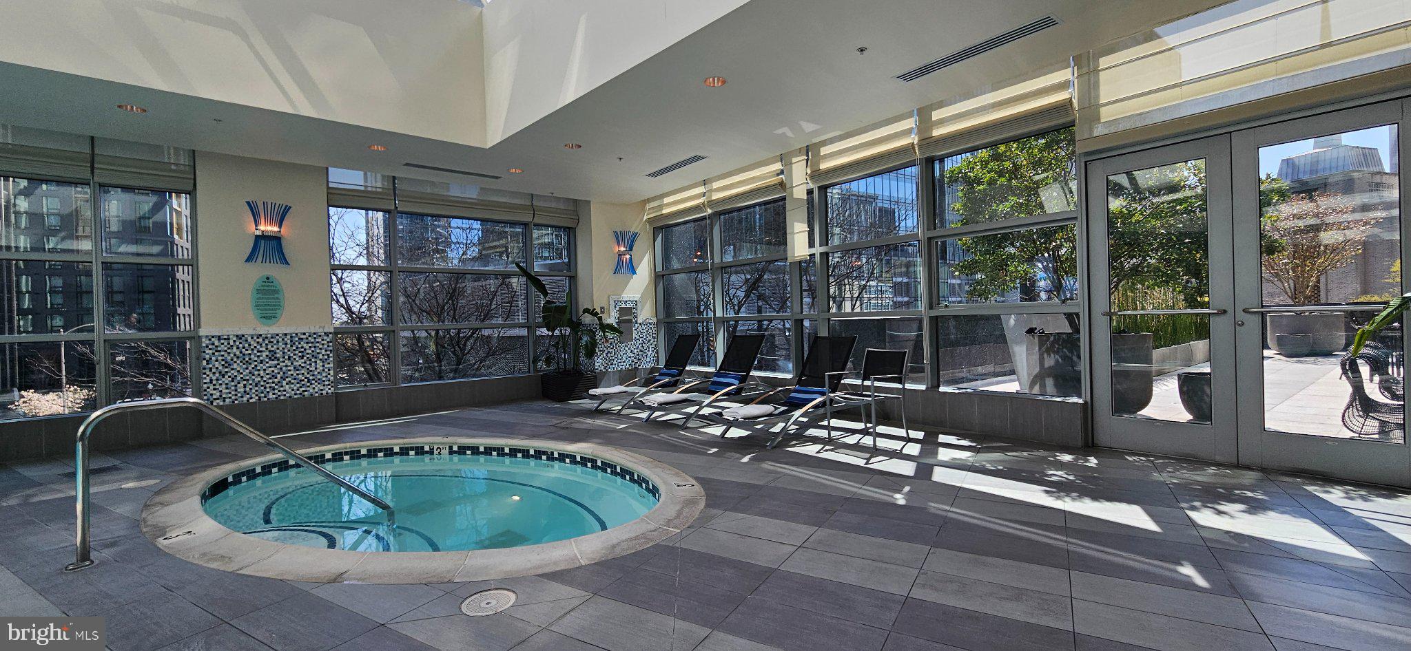 ROSSLYN - Residential