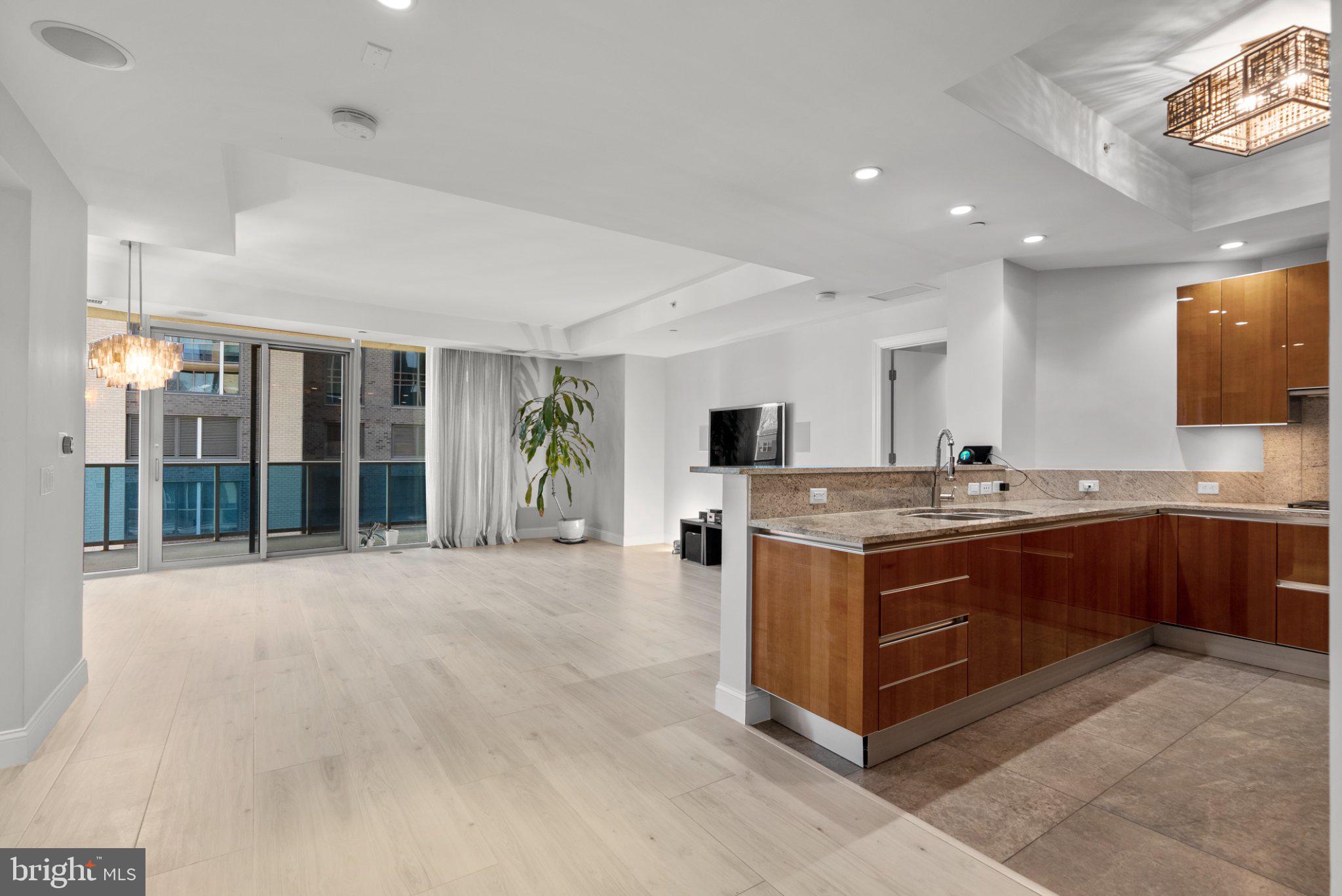 ROSSLYN - Residential