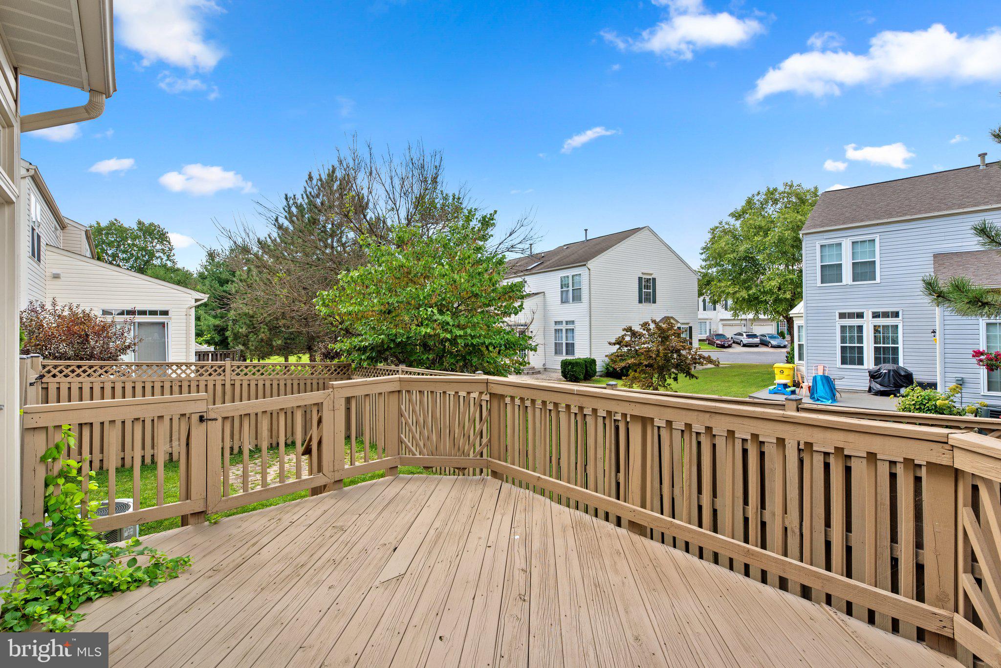 SEVEN OAKS - Residential