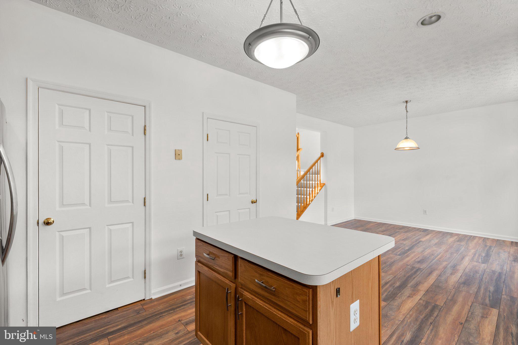 SEVEN OAKS - Residential