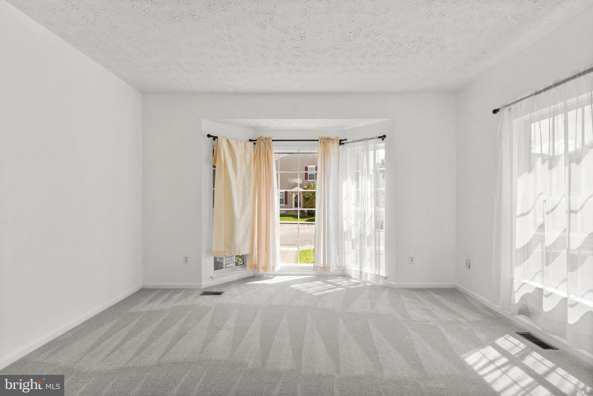 SEVEN OAKS - Residential