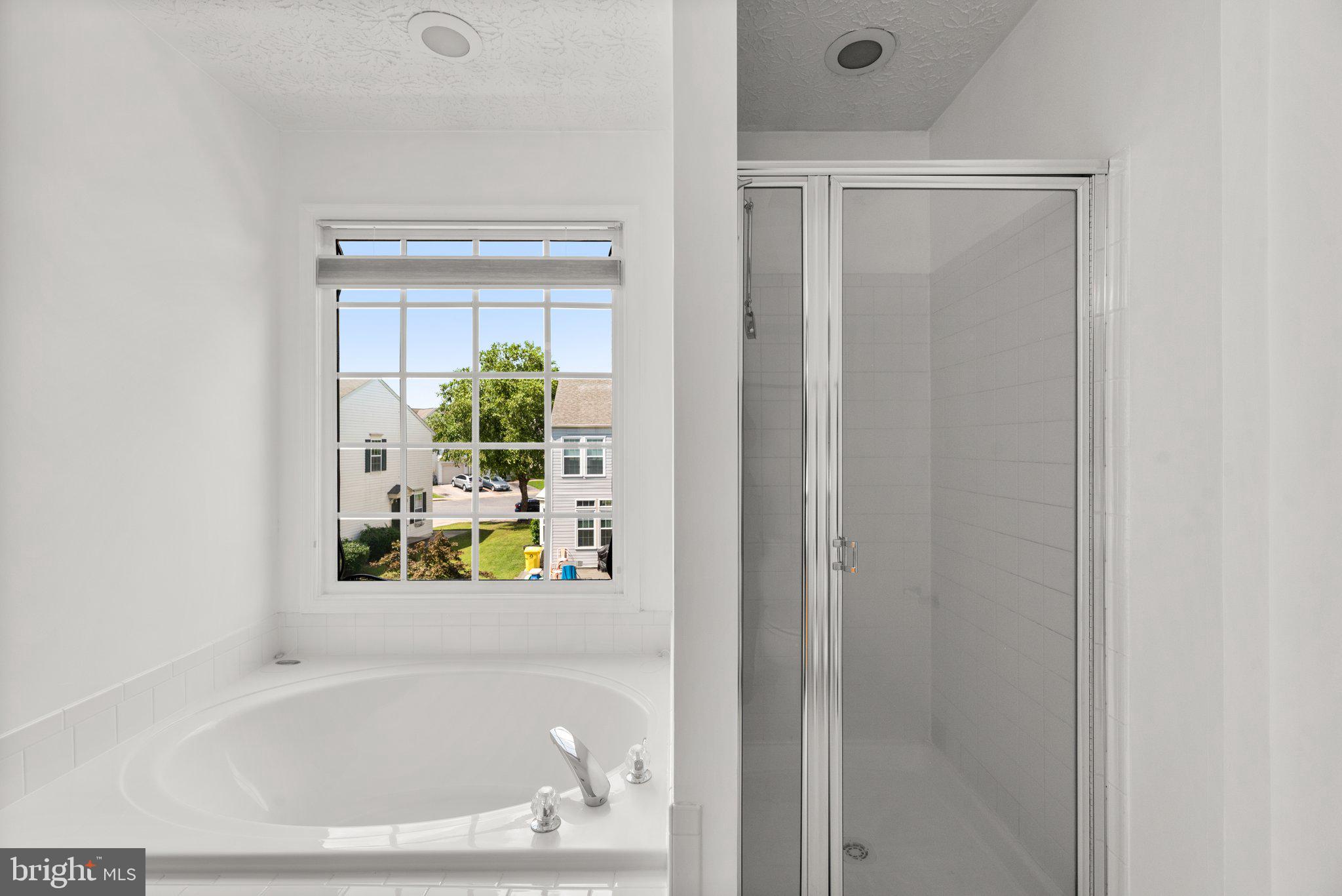 SEVEN OAKS - Residential