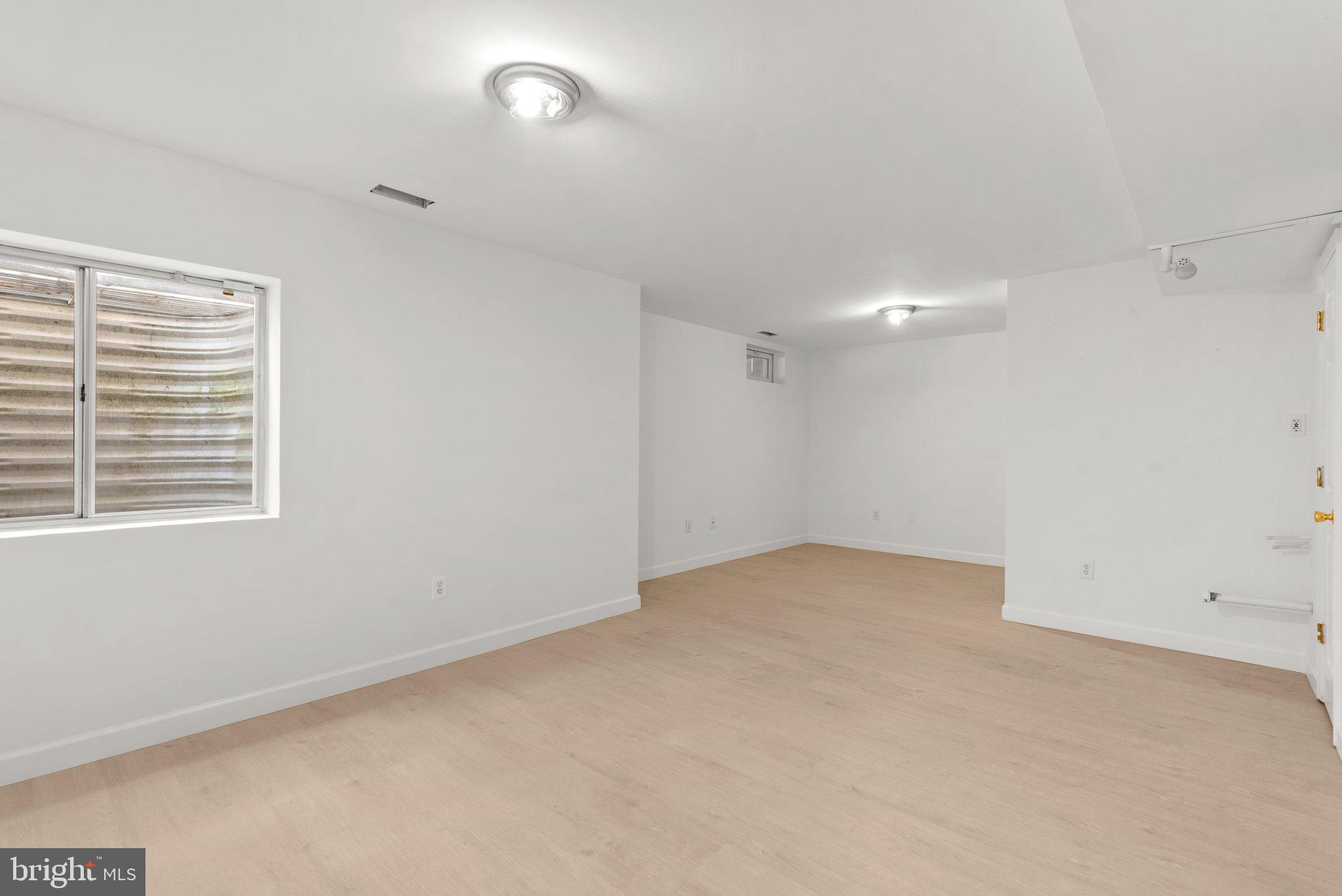 SEVEN OAKS - Residential