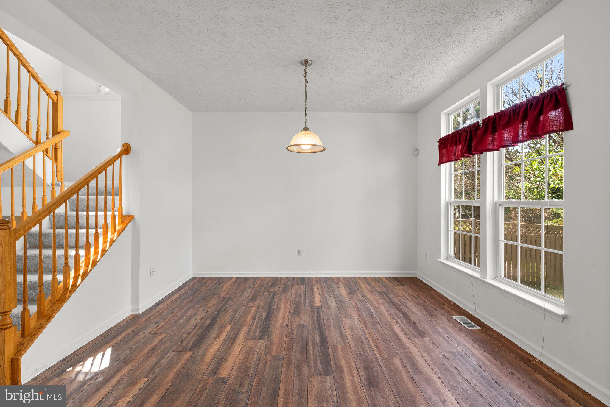 SEVEN OAKS - Residential