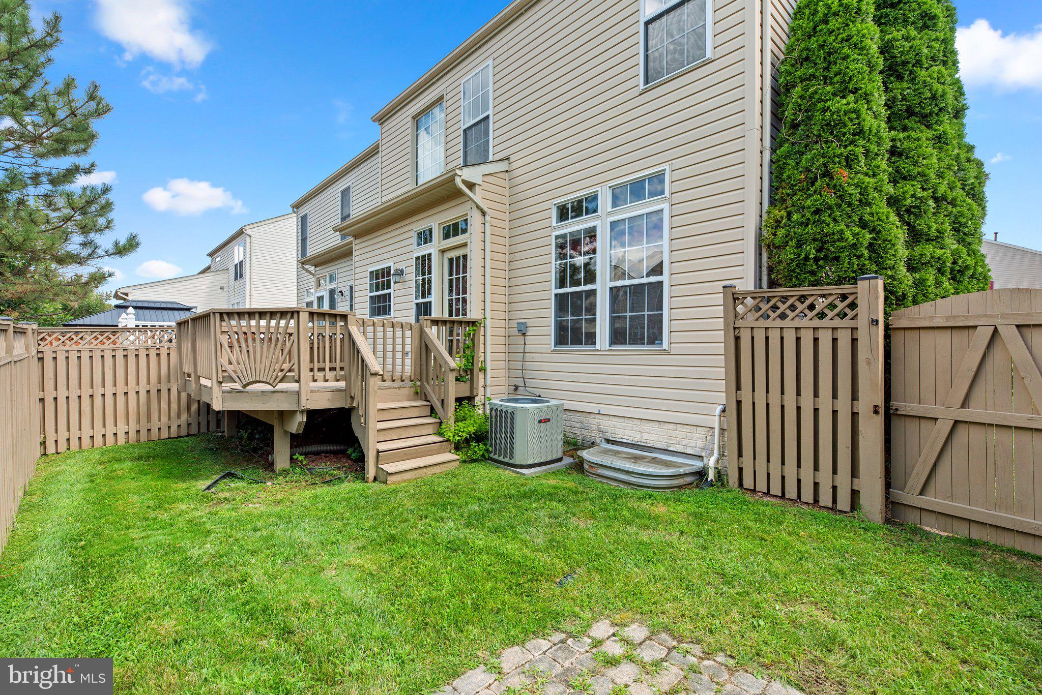 SEVEN OAKS - Residential