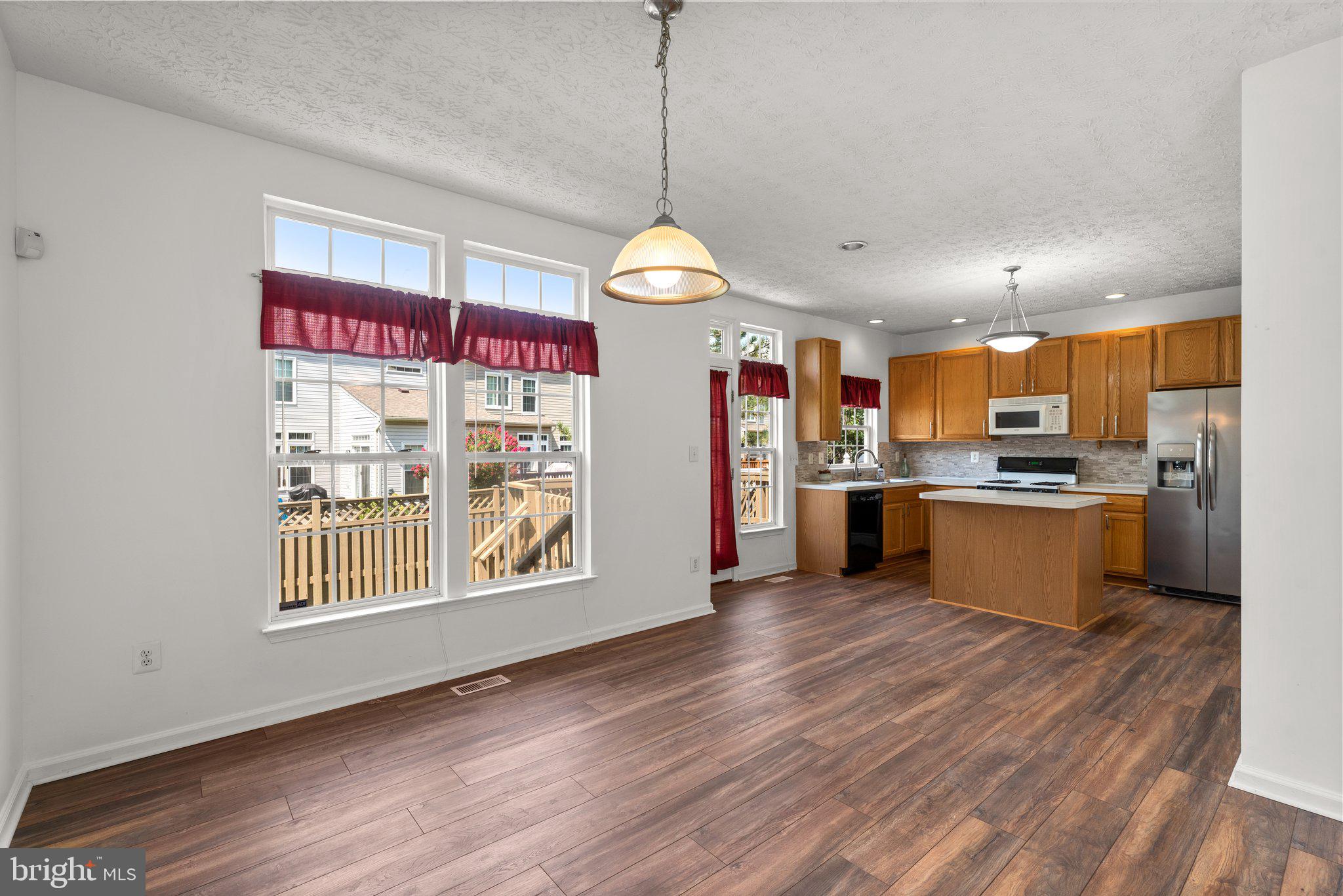 SEVEN OAKS - Residential