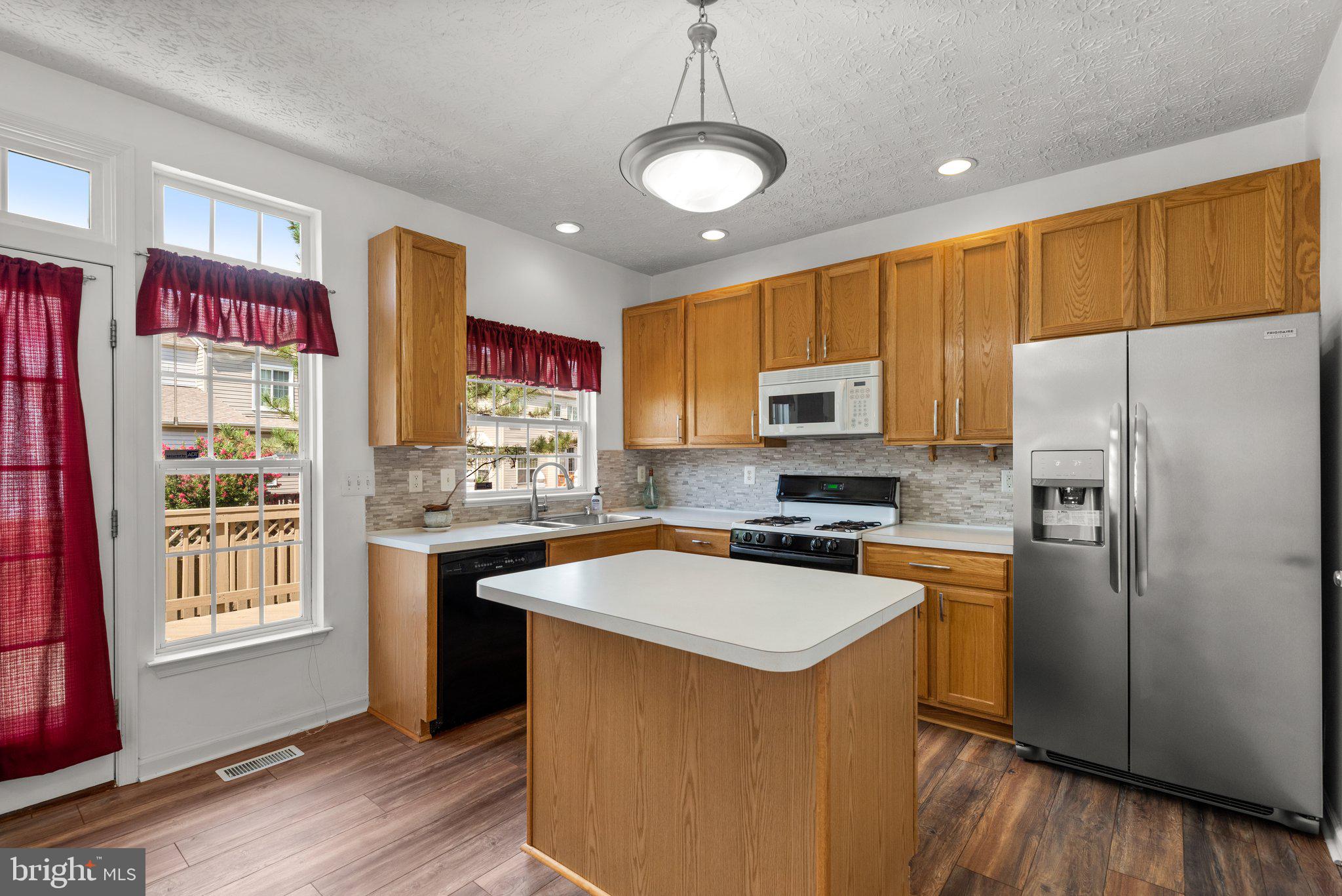 SEVEN OAKS - Residential