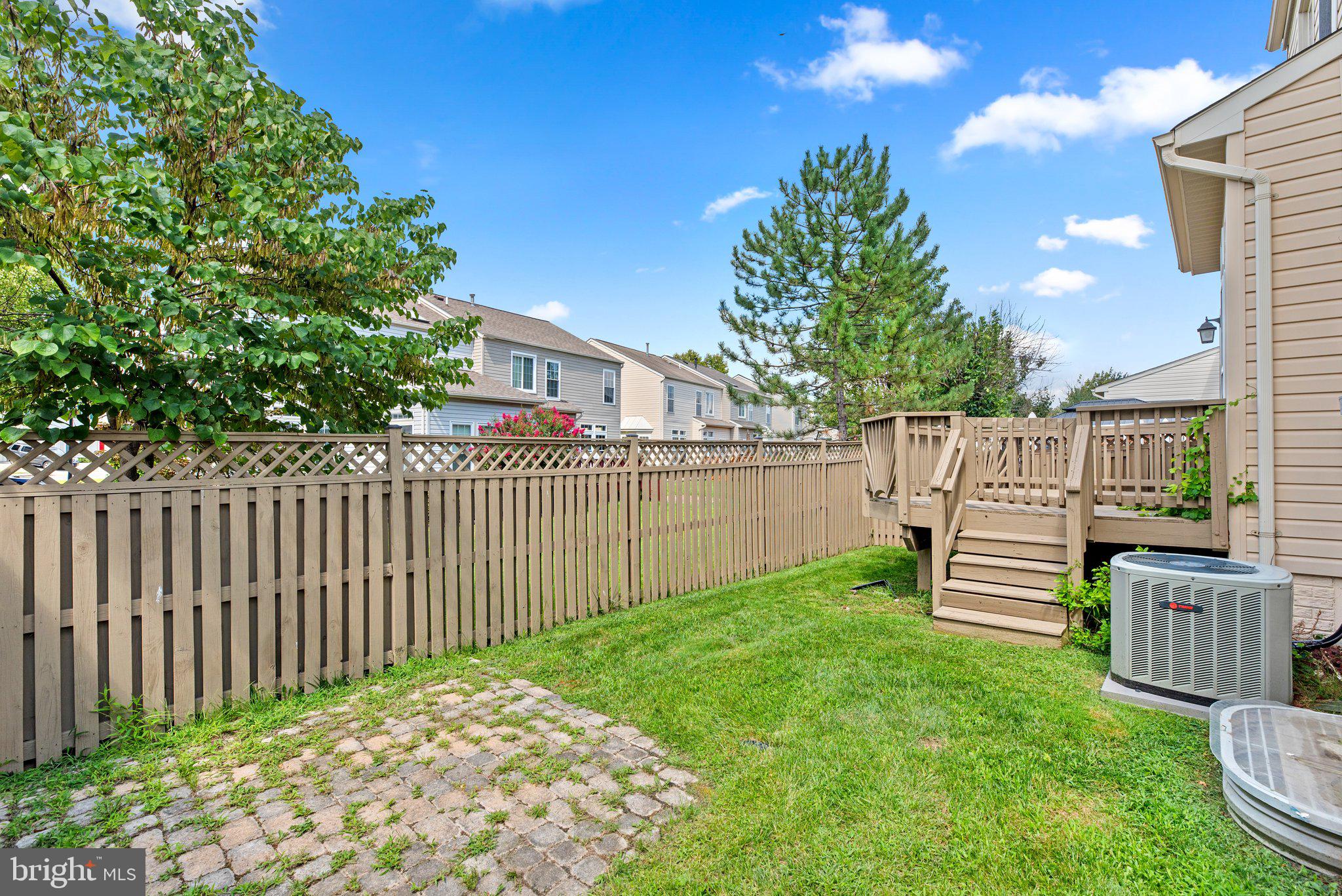 SEVEN OAKS - Residential