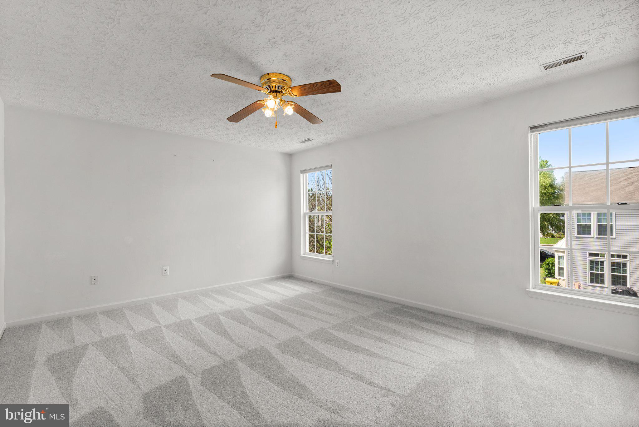 SEVEN OAKS - Residential