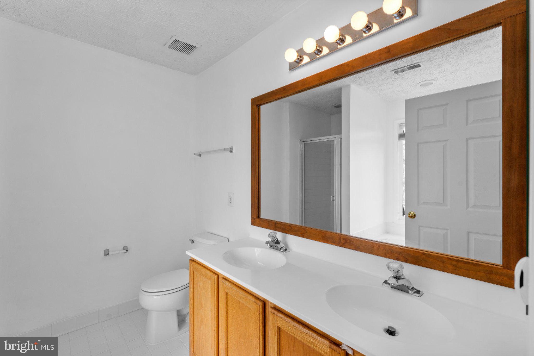 SEVEN OAKS - Residential