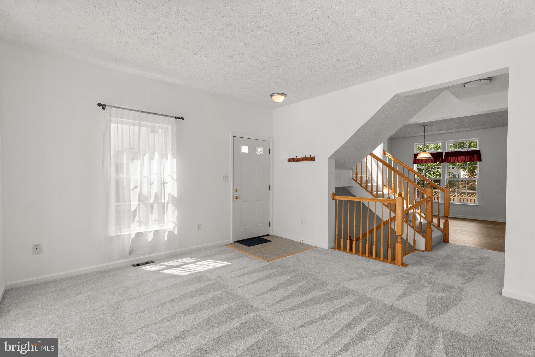 SEVEN OAKS - Residential