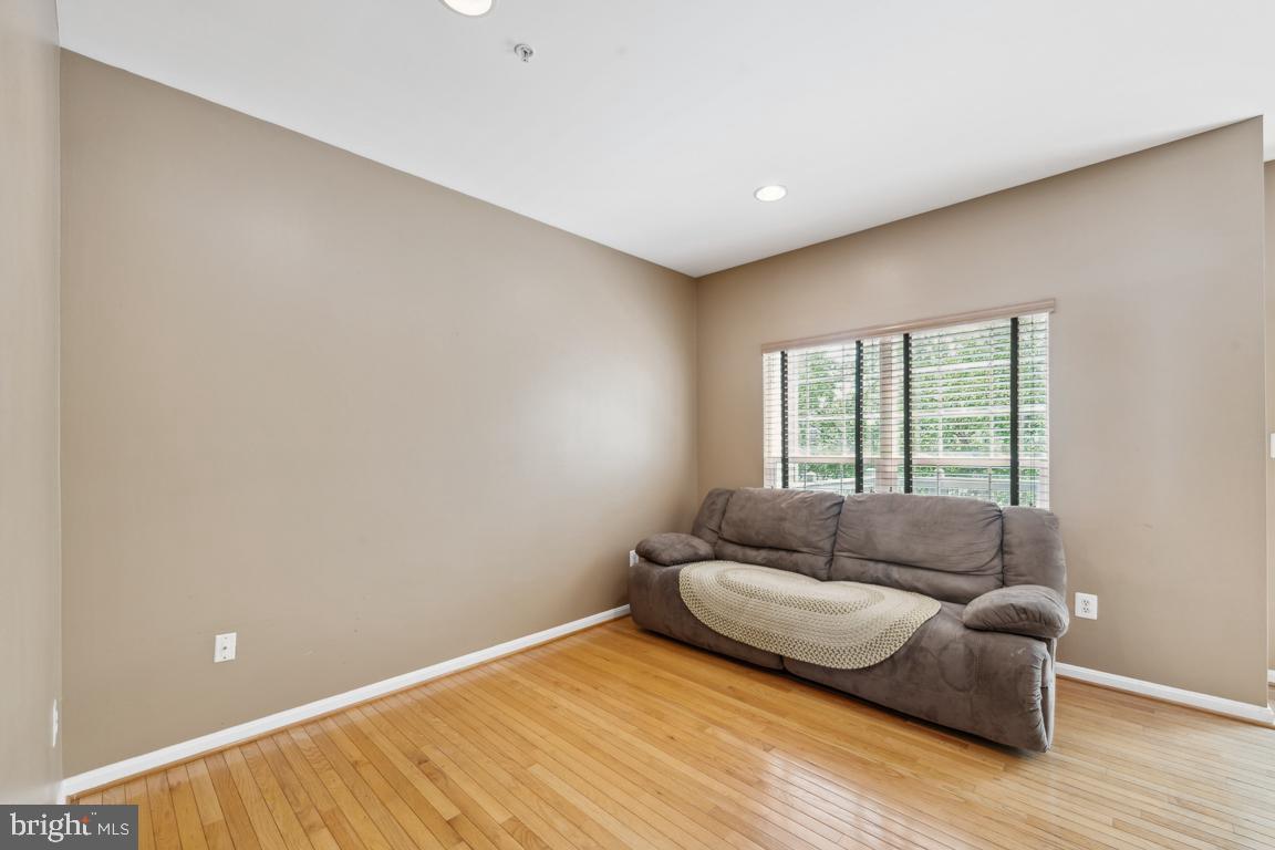 RUSSETT - Residential