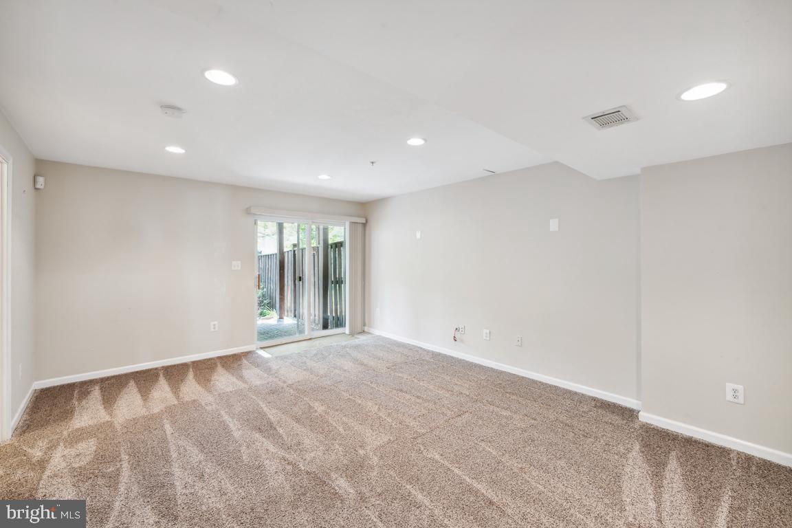 RUSSETT - Residential