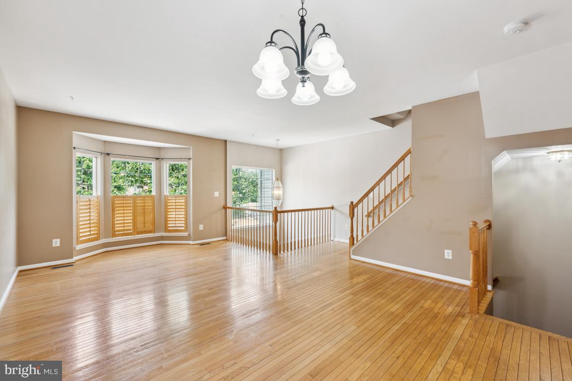 RUSSETT - Residential