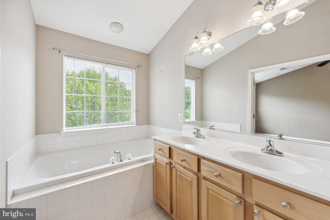 RUSSETT - Residential