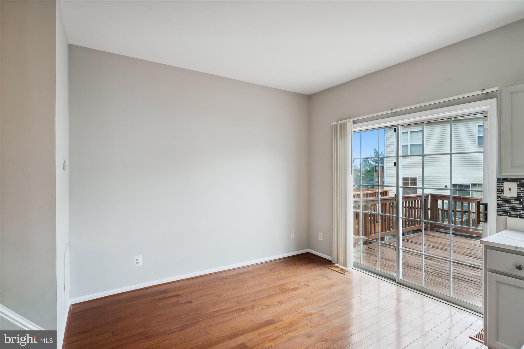 LAKESIDE - Residential