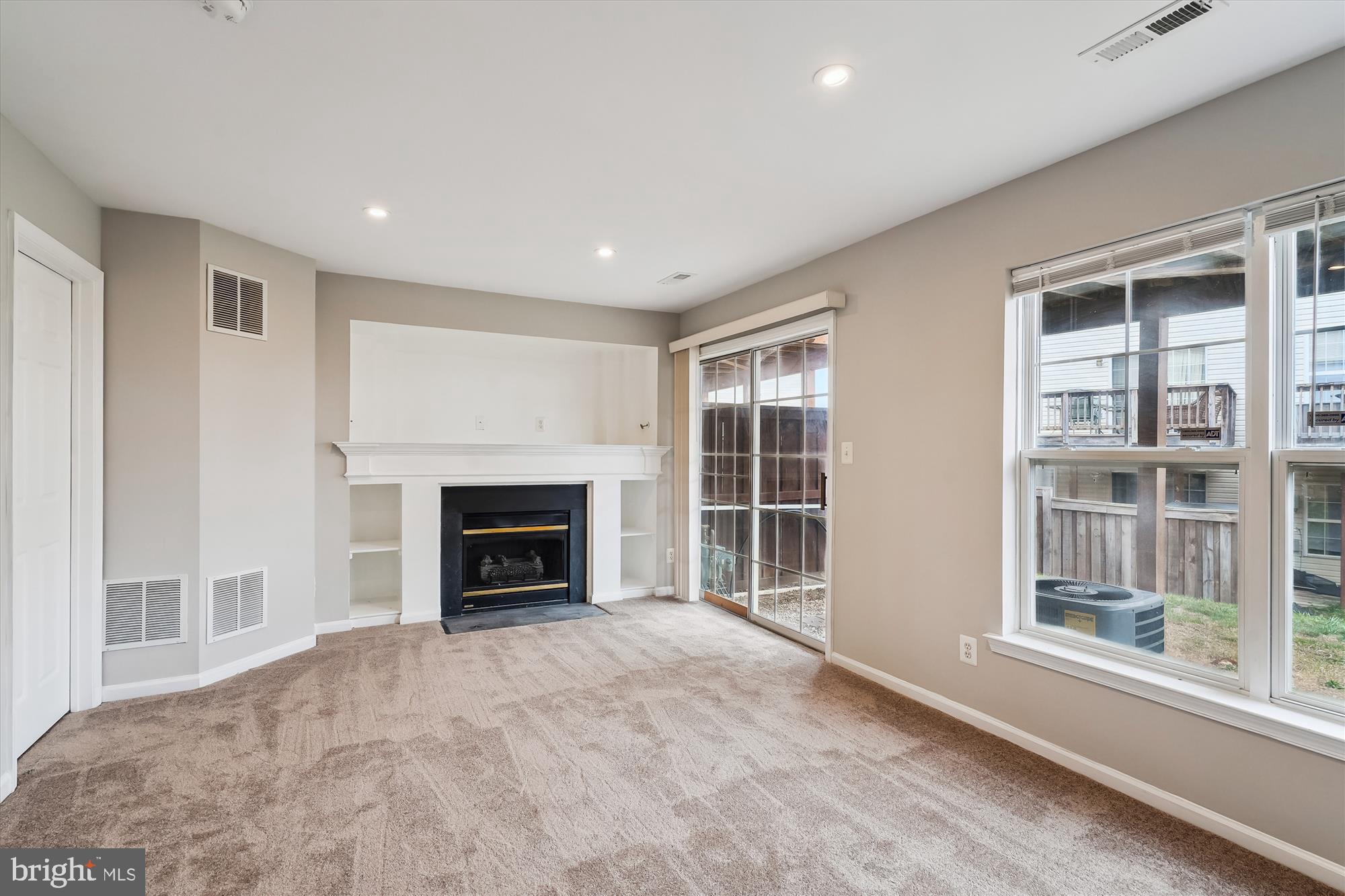 LAKESIDE - Residential