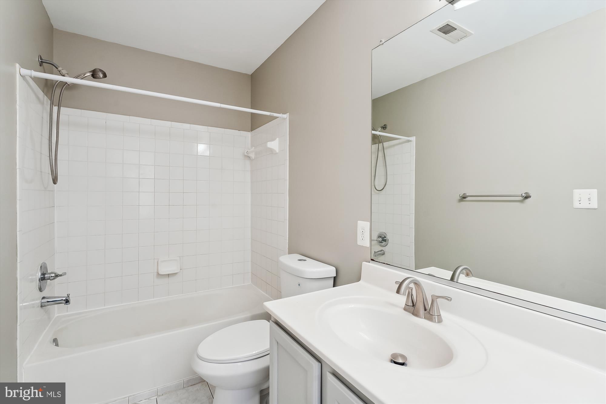 LAKESIDE - Residential