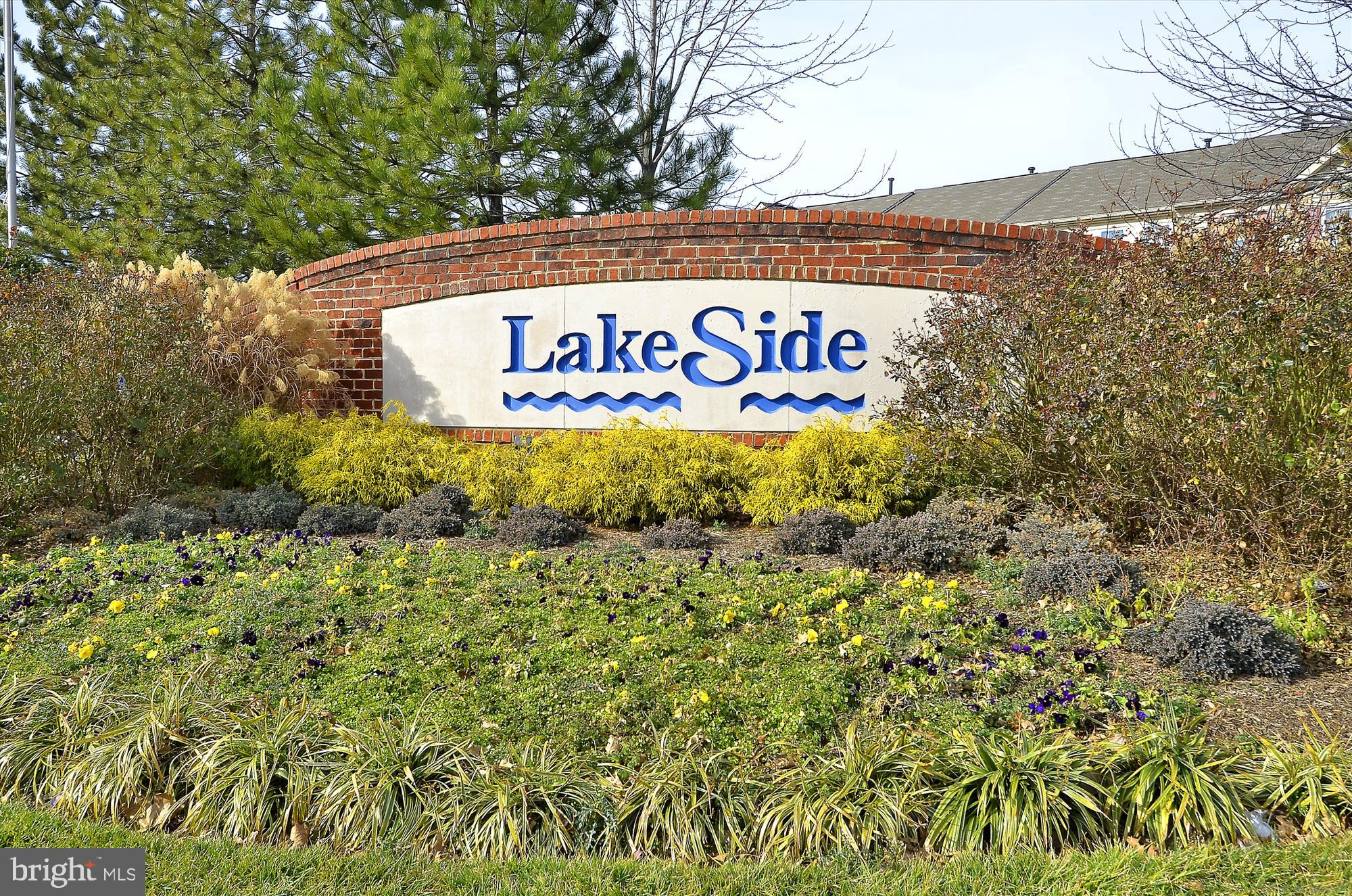 LAKESIDE - Residential