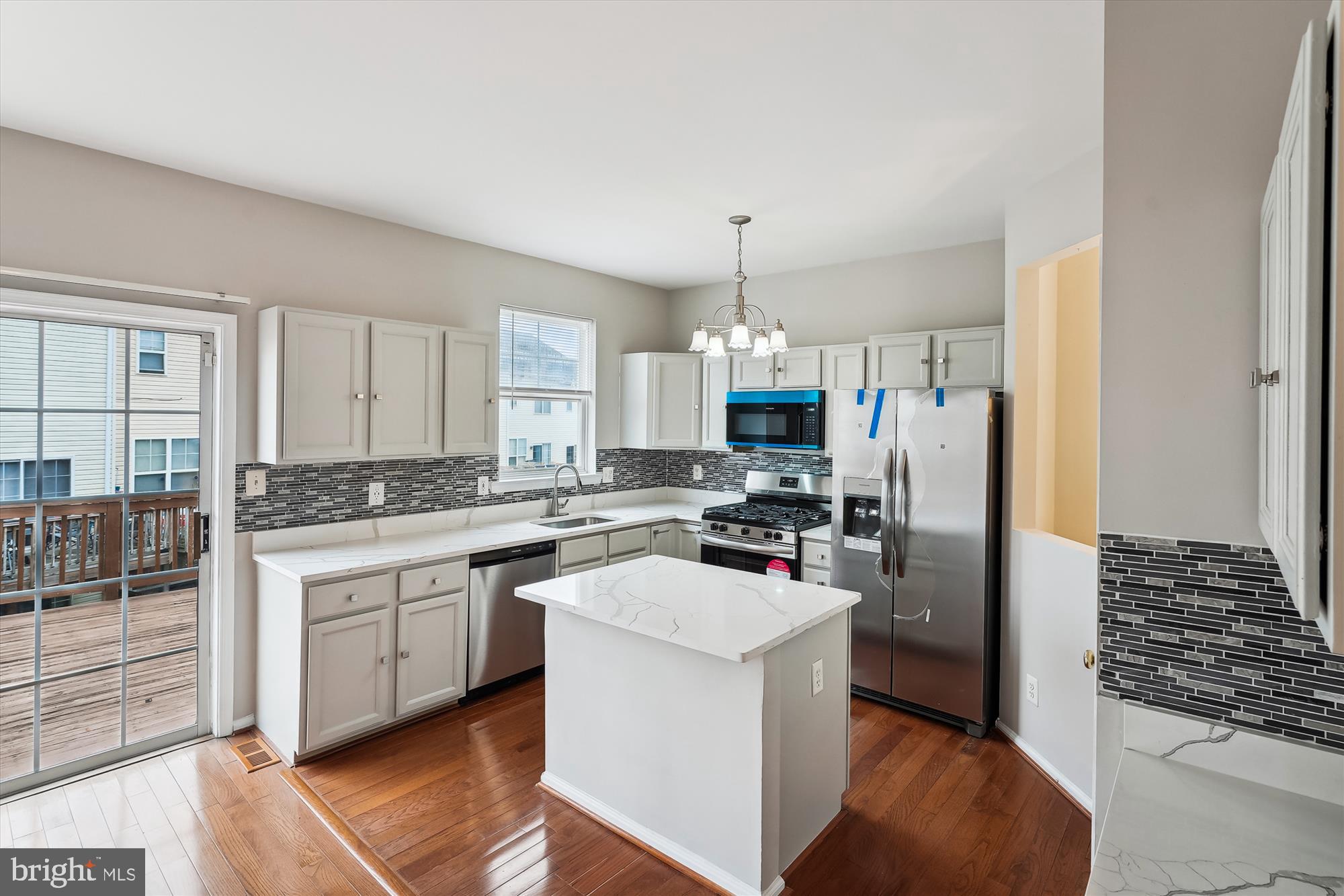 LAKESIDE - Residential