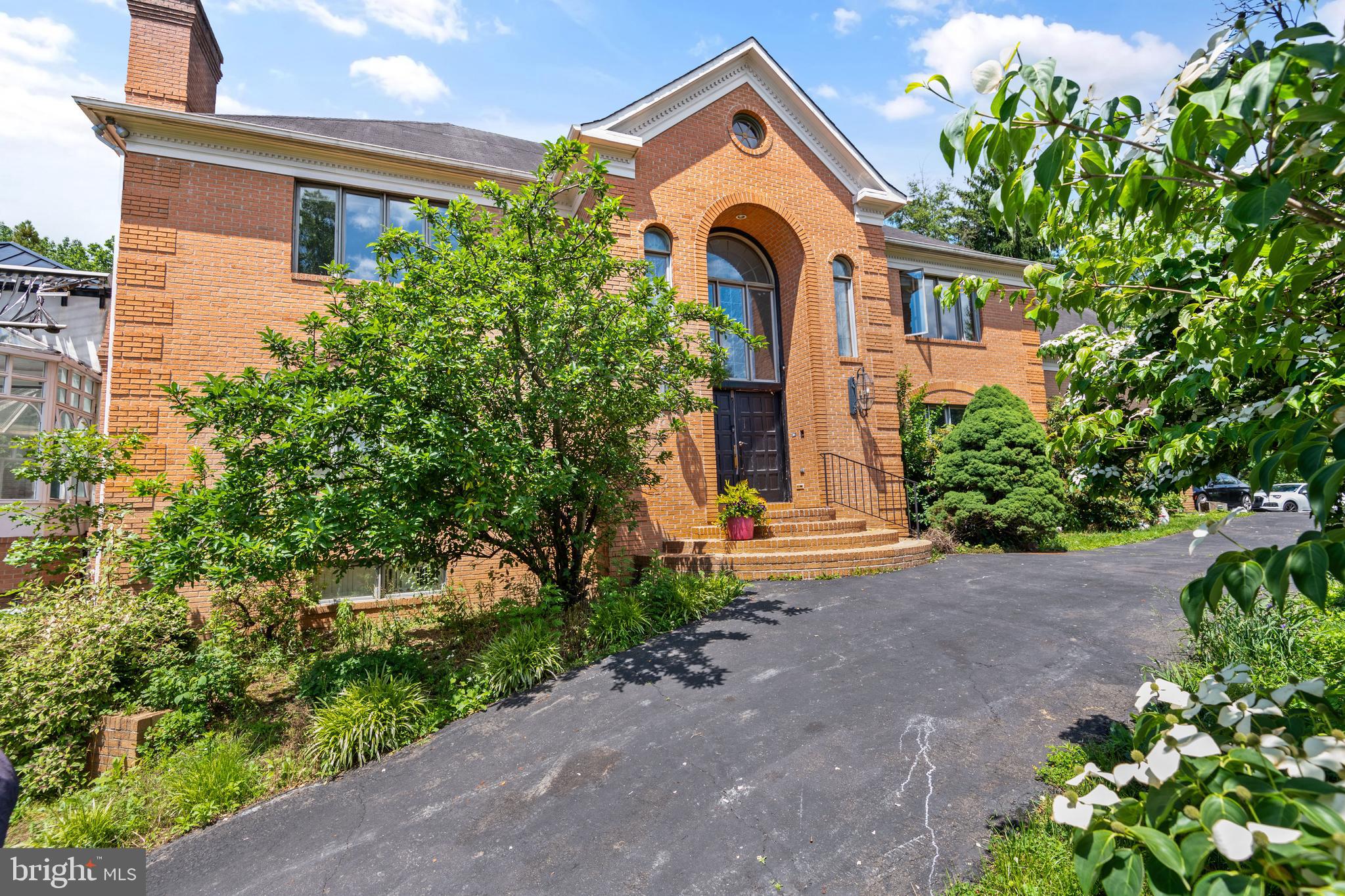 CLEARVIEW MANOR - Residential