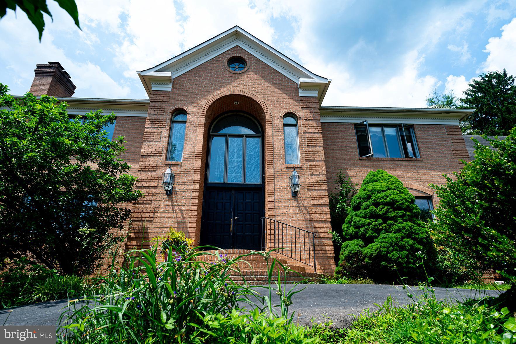 CLEARVIEW MANOR - Residential