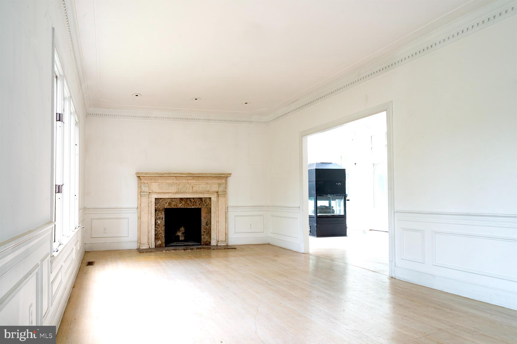 CLEARVIEW MANOR - Residential