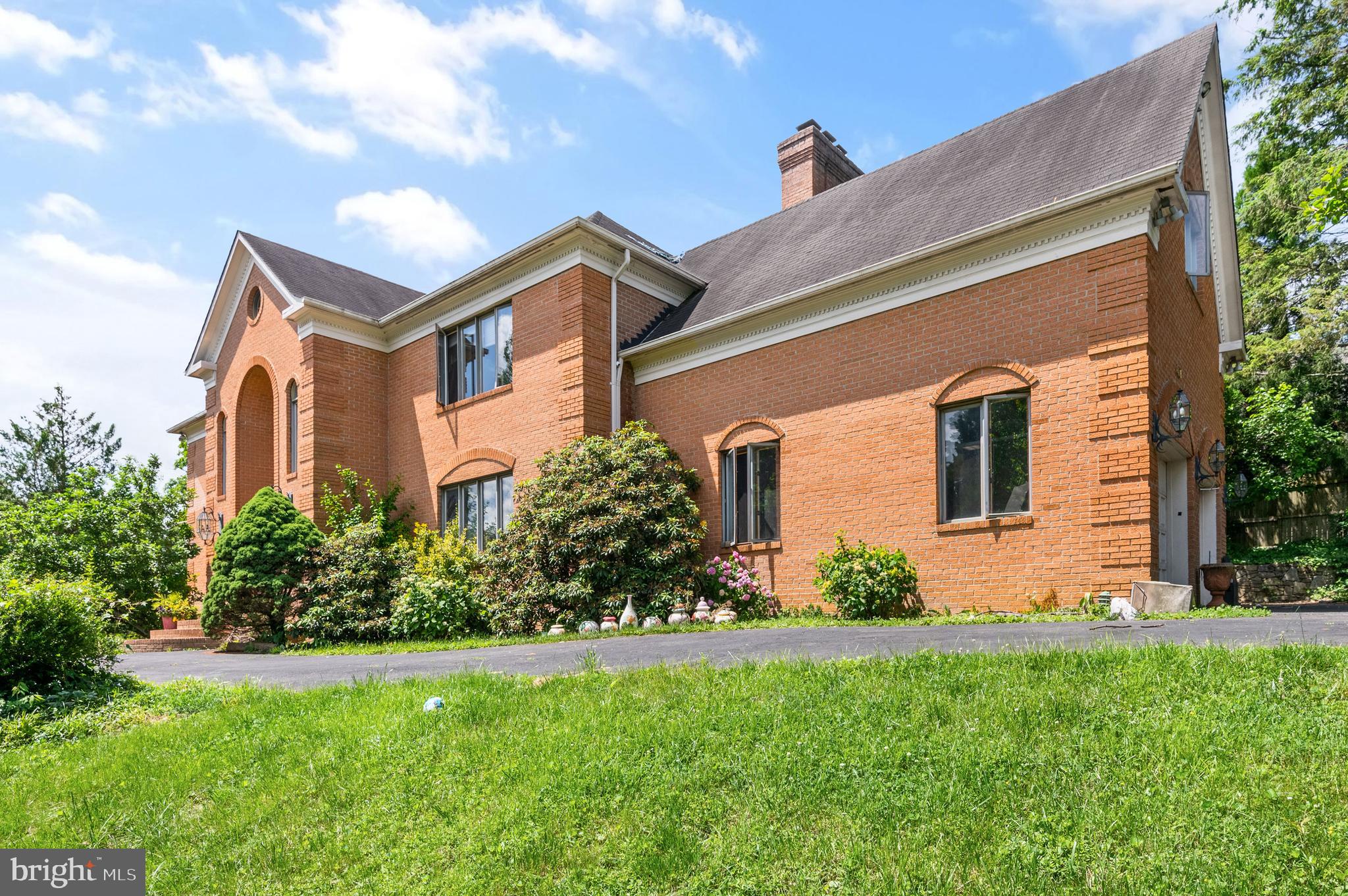 CLEARVIEW MANOR - Residential