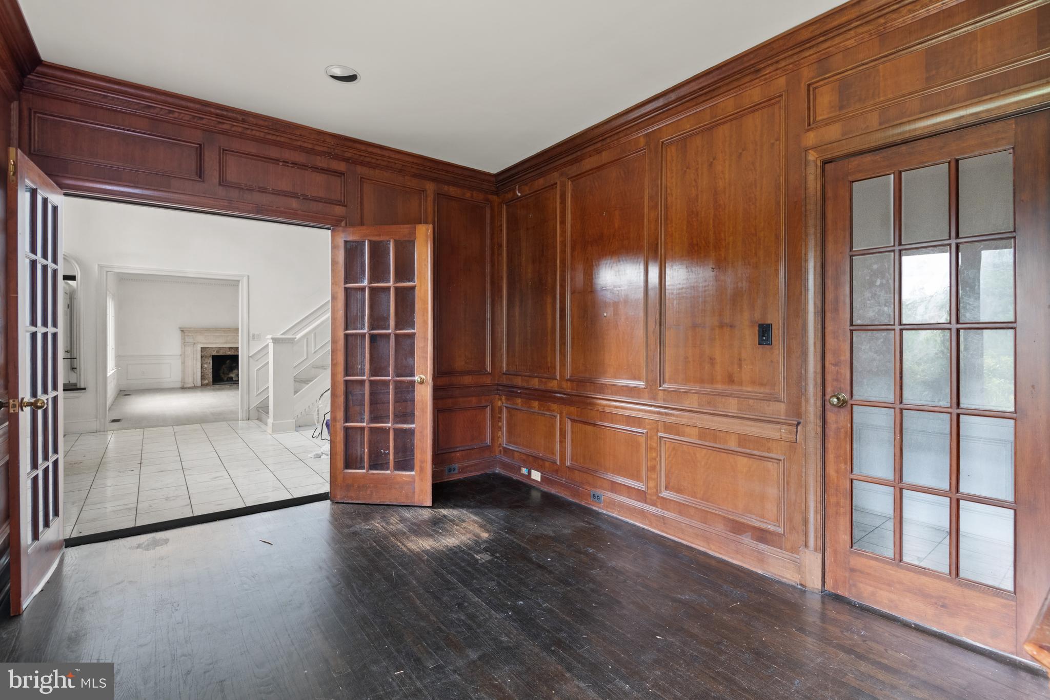 CLEARVIEW MANOR - Residential