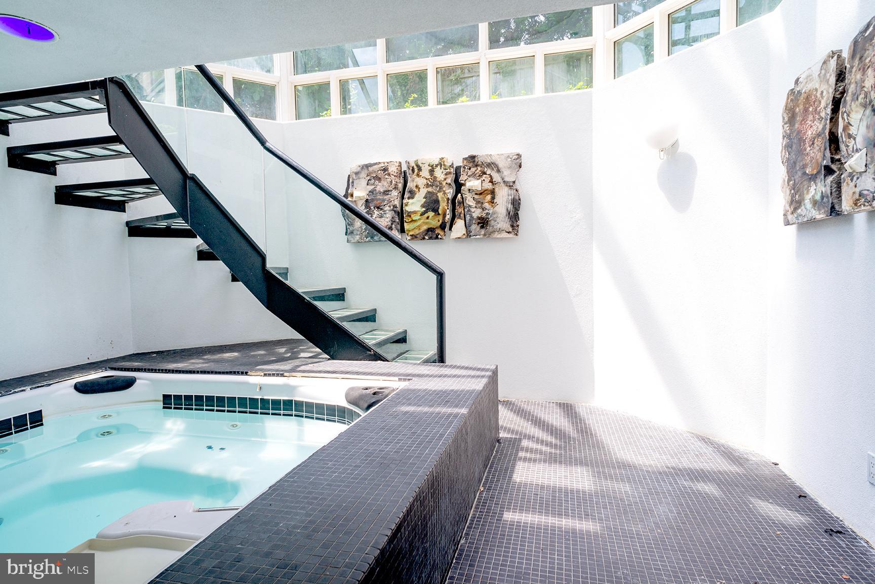 CLEARVIEW MANOR - Residential