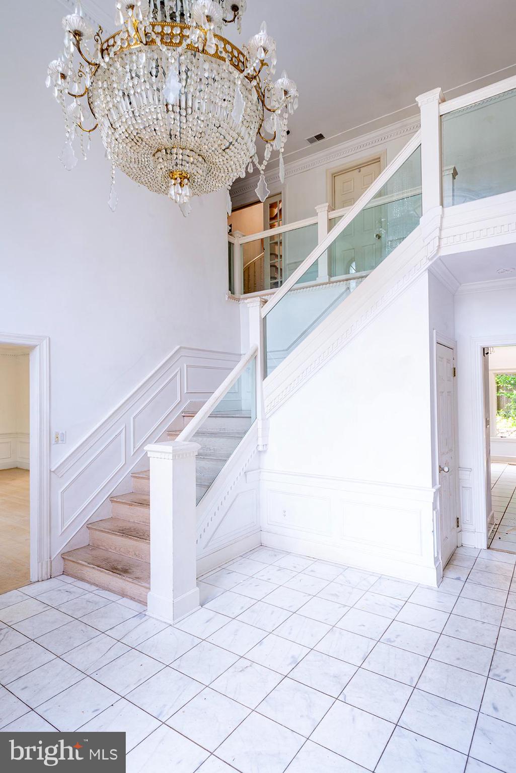 CLEARVIEW MANOR - Residential