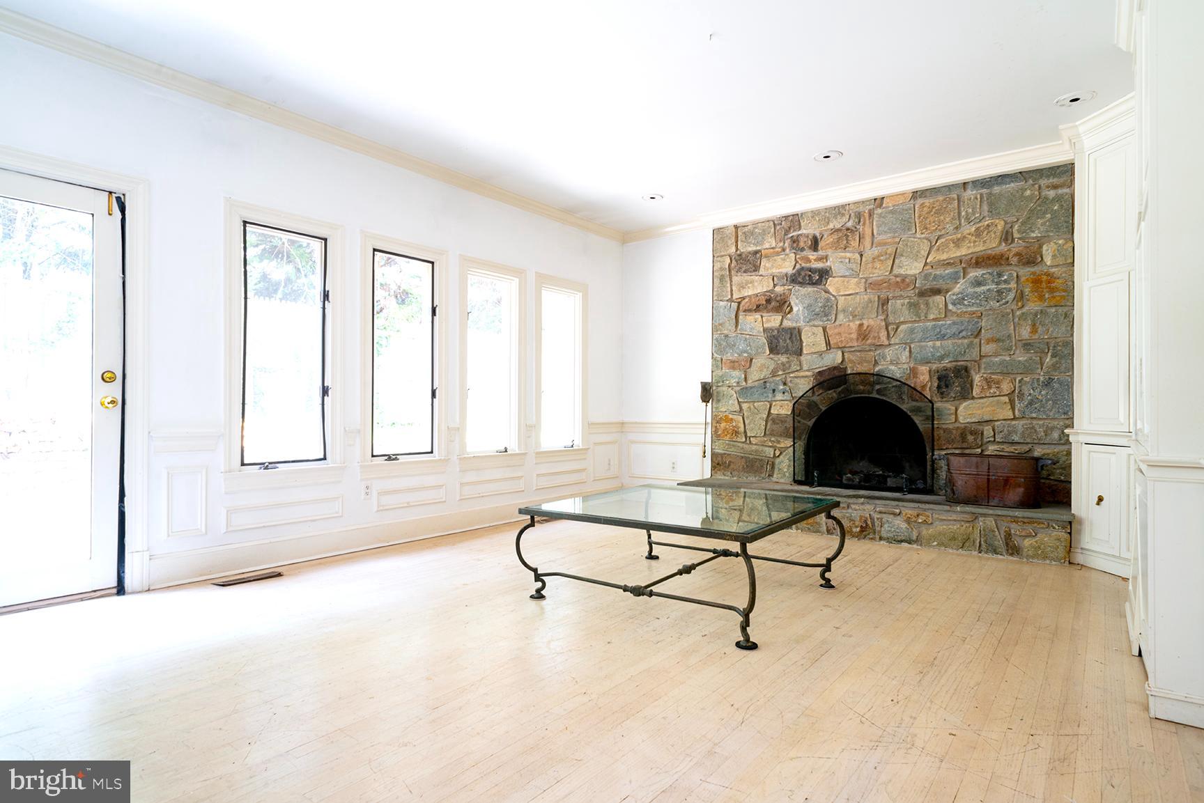 CLEARVIEW MANOR - Residential