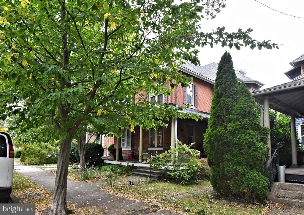 Photo of 365 2nd Avenue, PHOENIXVILLE, PA 19460 (MLS # PACT2115312)